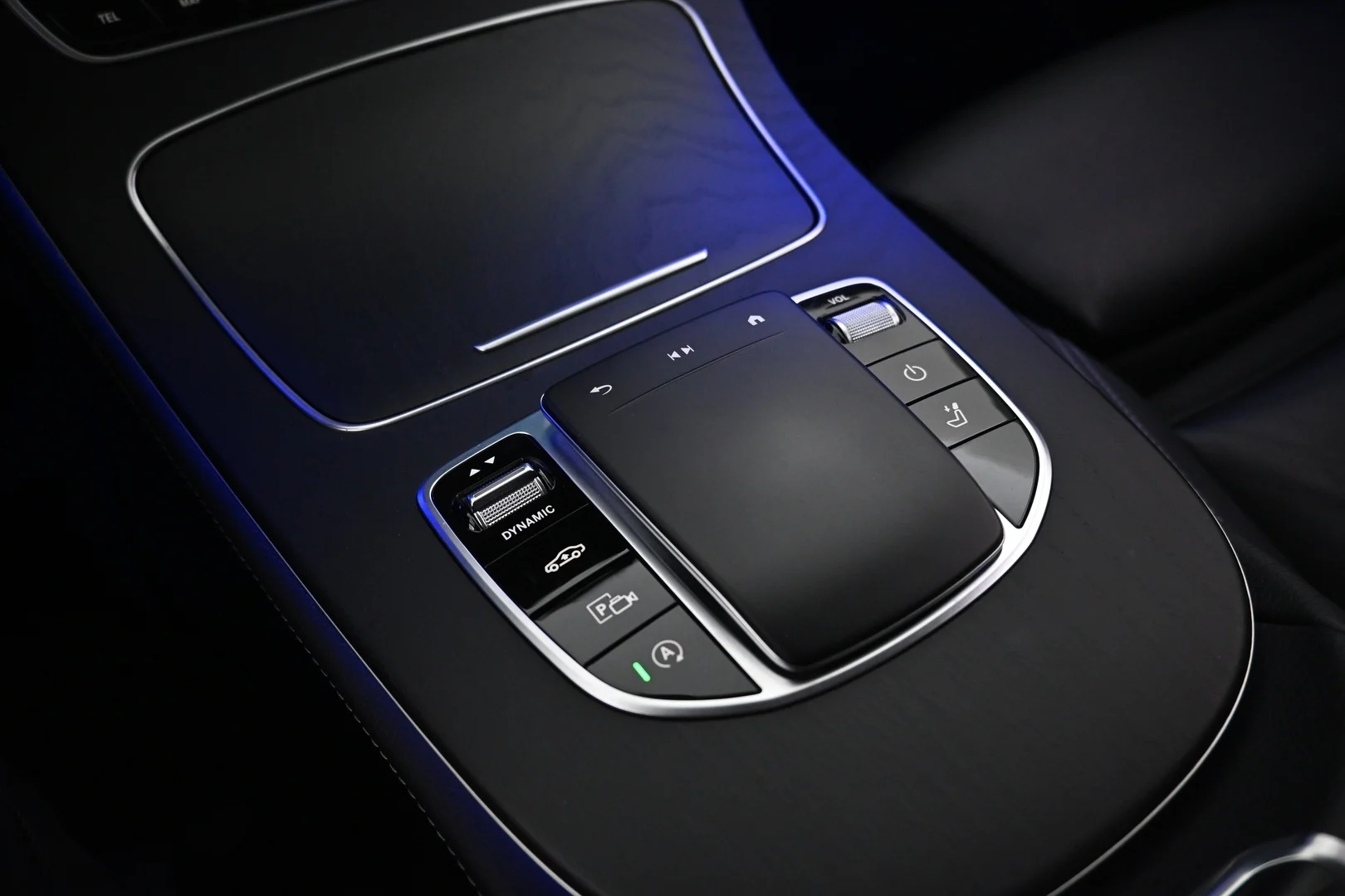 Car Image - 3PQm1YkJIRgl0e9BLc75BP