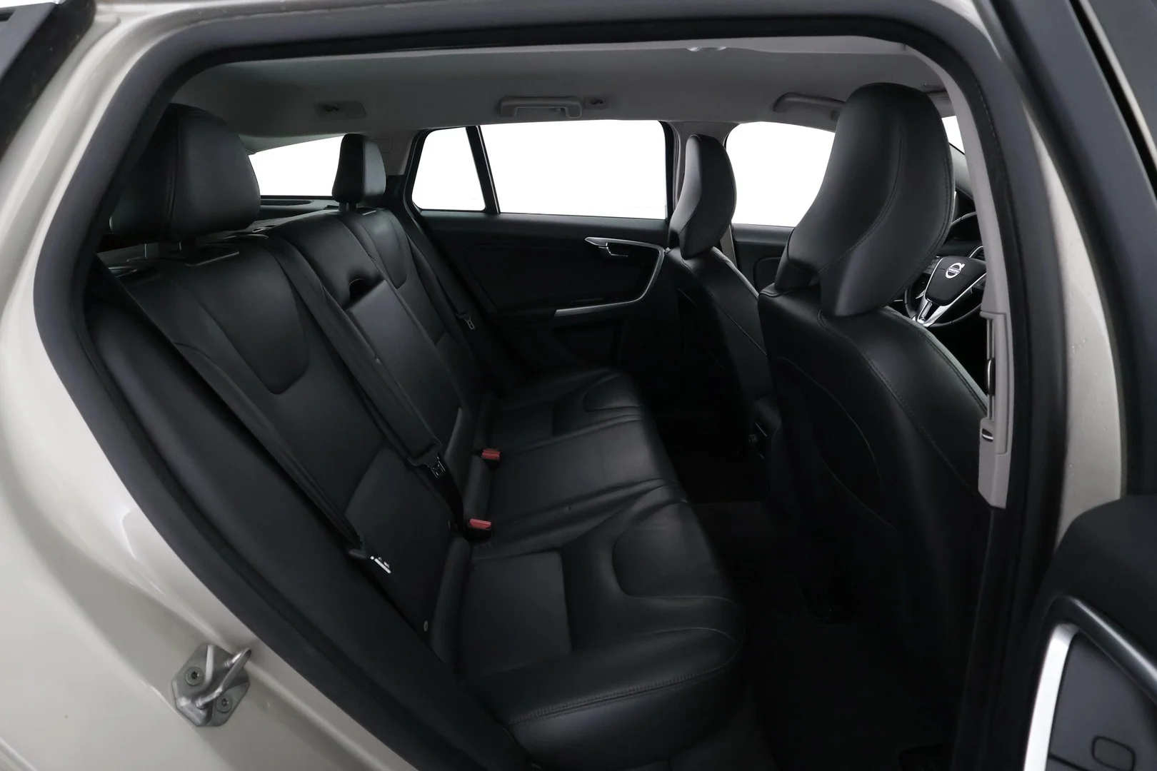 Car Image - 1k9Y3kE85QU2mg2N5uxWPR