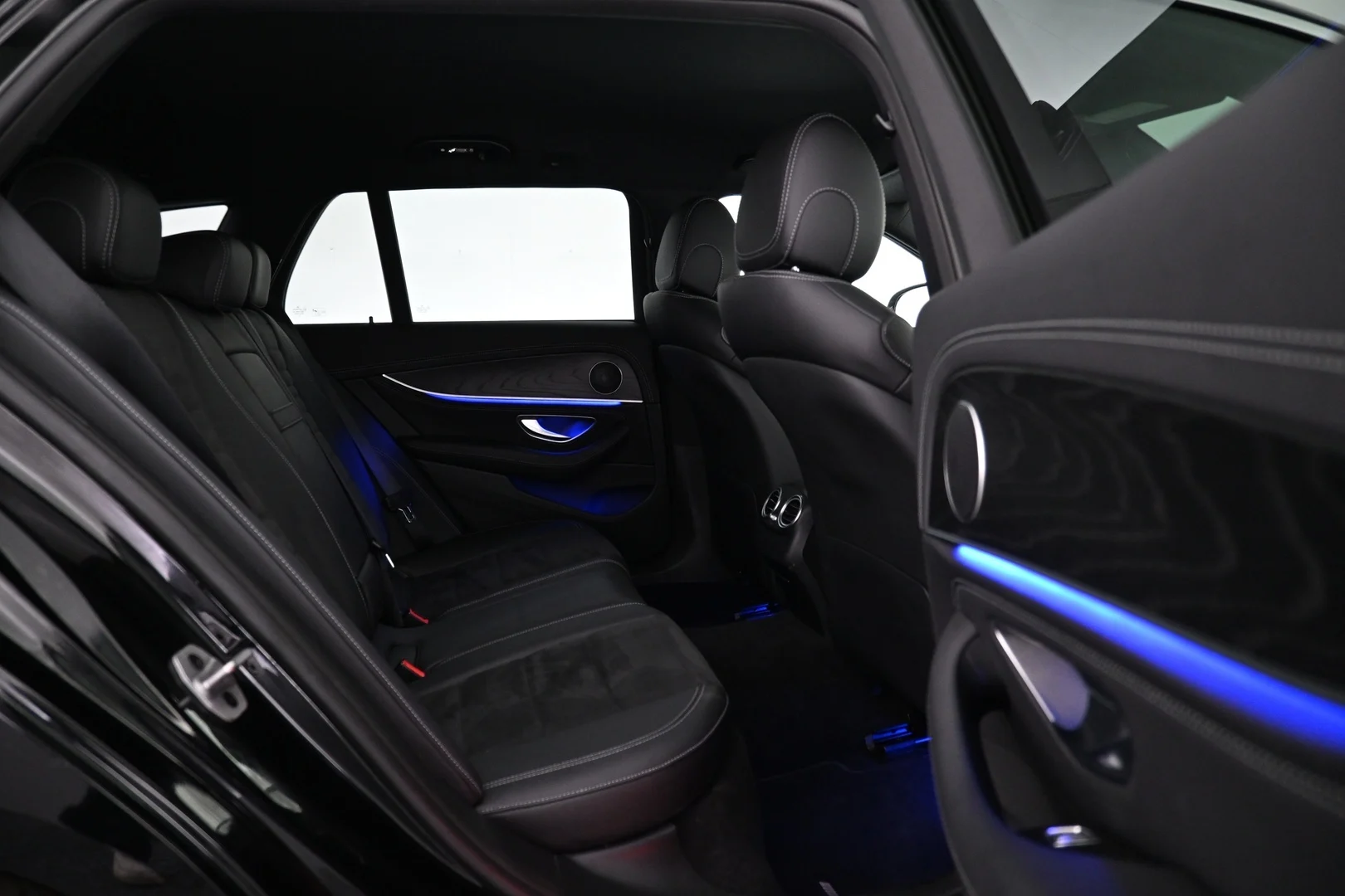 Car Image - 1Zfshb6GMeyatbch5xtbsX