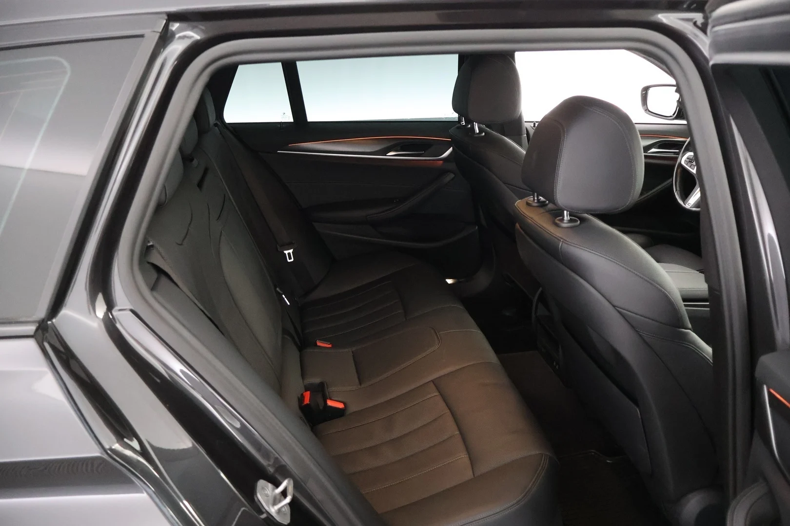 Car Image - 45wvZf5Z4Lr2syUms2CUD1