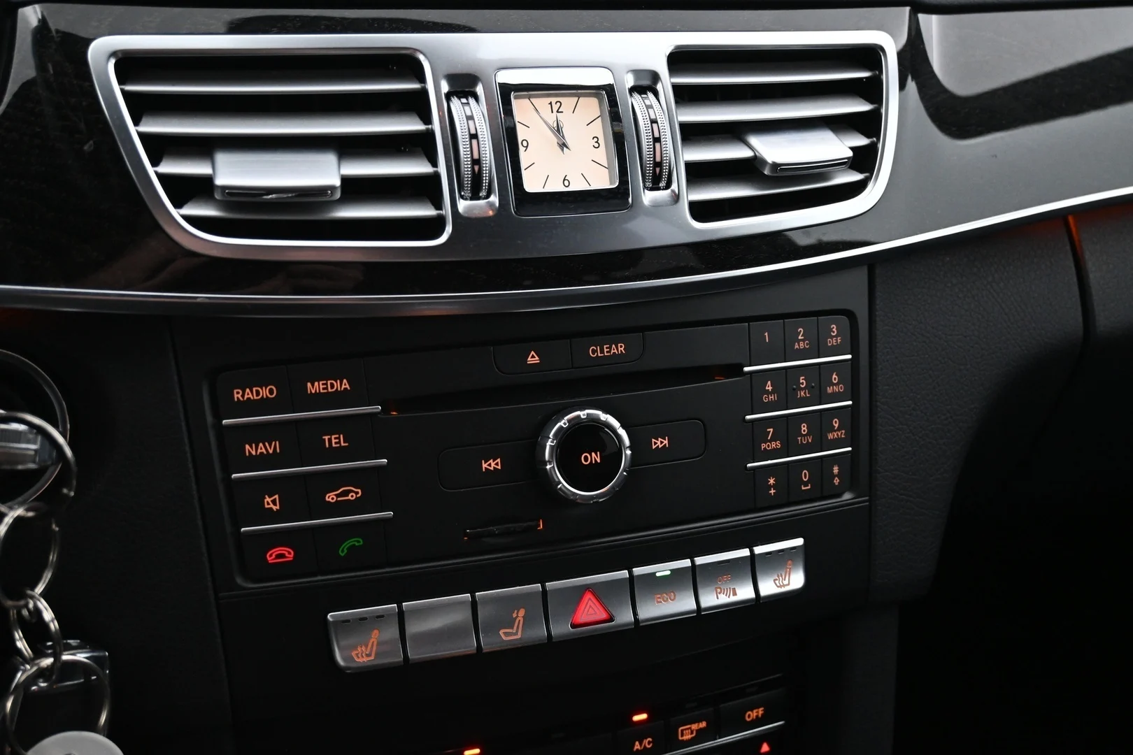 Car Image - 4c2tDA5UR5fNpB7rXiVJtK