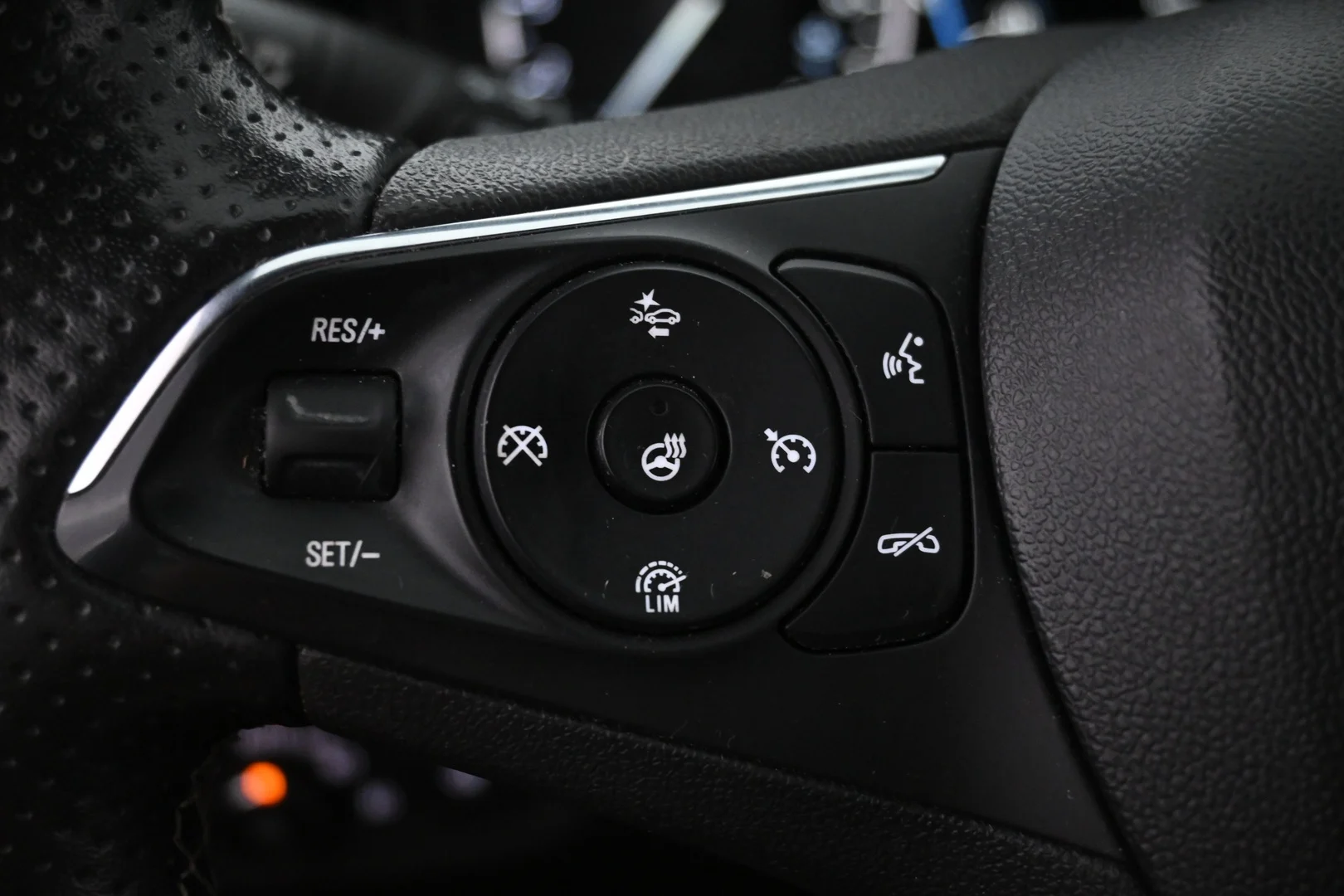 Car Image - 3Oq7WLX41s8nsFG7EqApjc