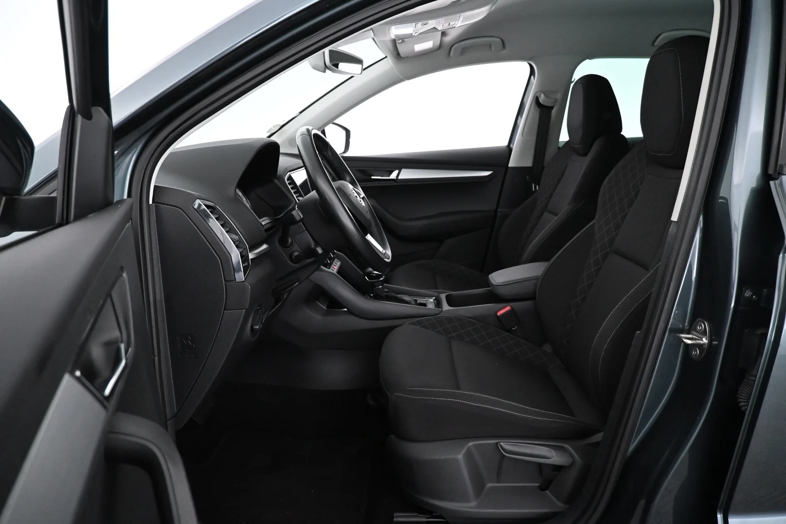 Car Image - 27ApwB9vBT6s1x1Sry2OyV