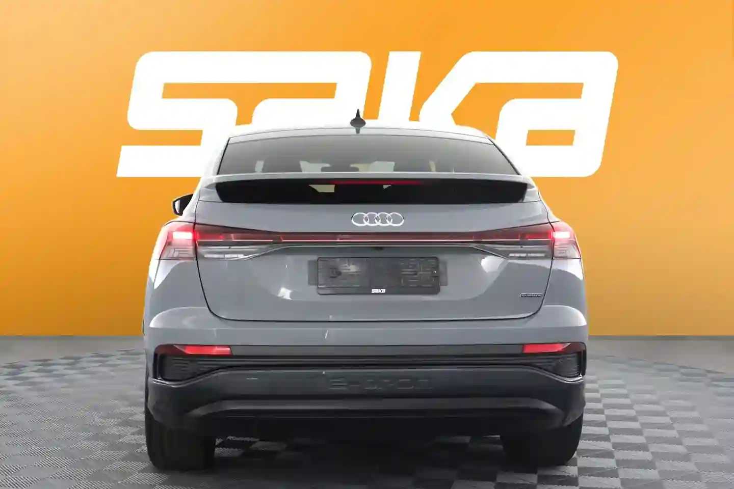 Car Image - 18gJPAwguVAKGDuuC7q7Z2