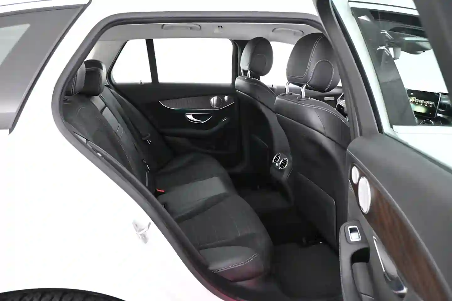 Car Image - se1VMIXdGUHLDtBpwiwz9