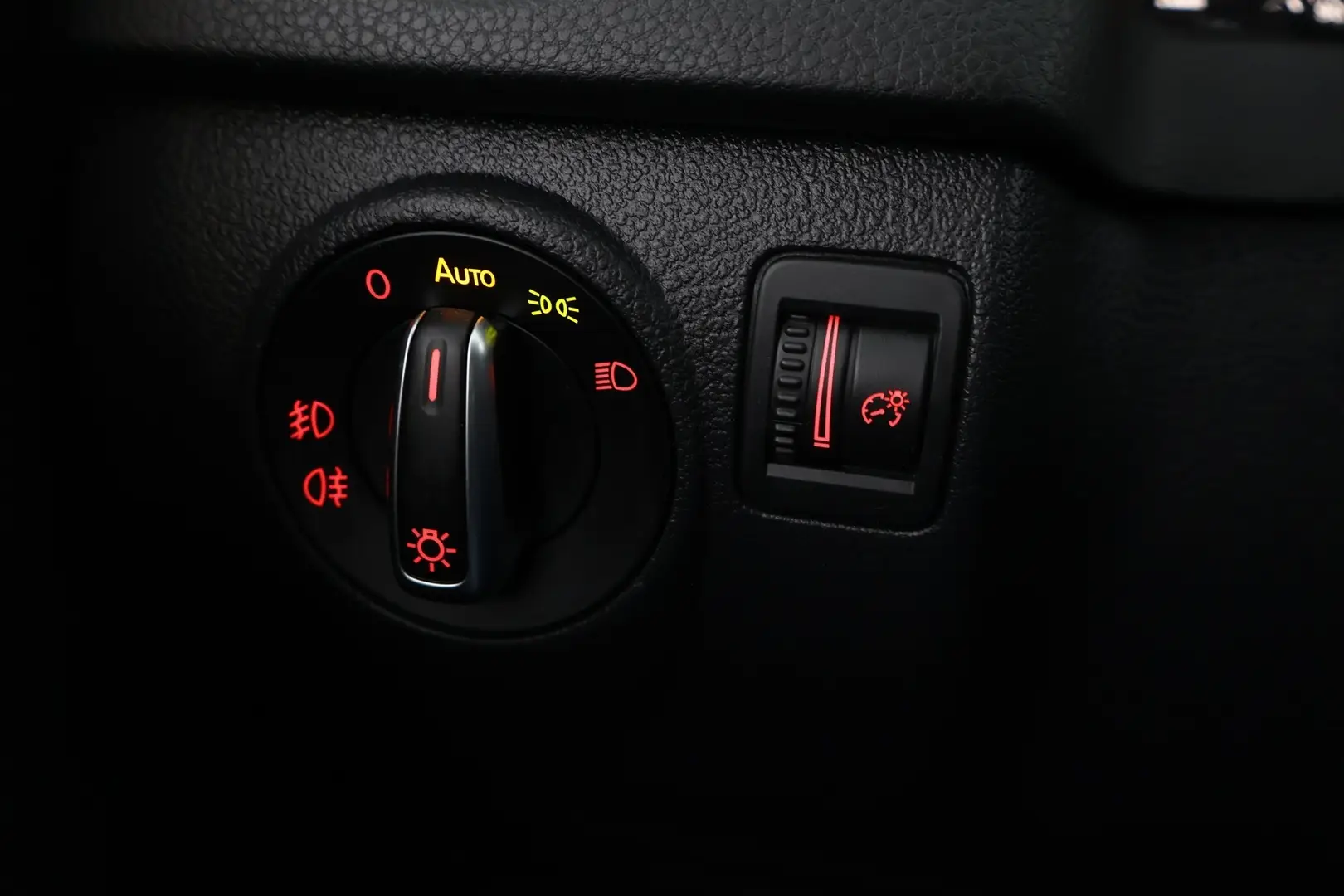 Car Image - 5jdn7e1VuYlyUeMRlc32L0
