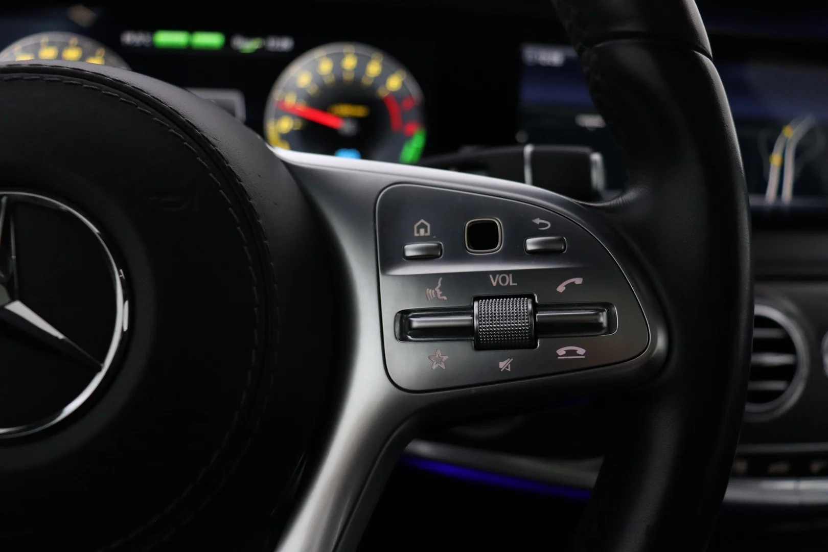Car Image - 5ZtSy8WMqW77ZmZTo8I6K9