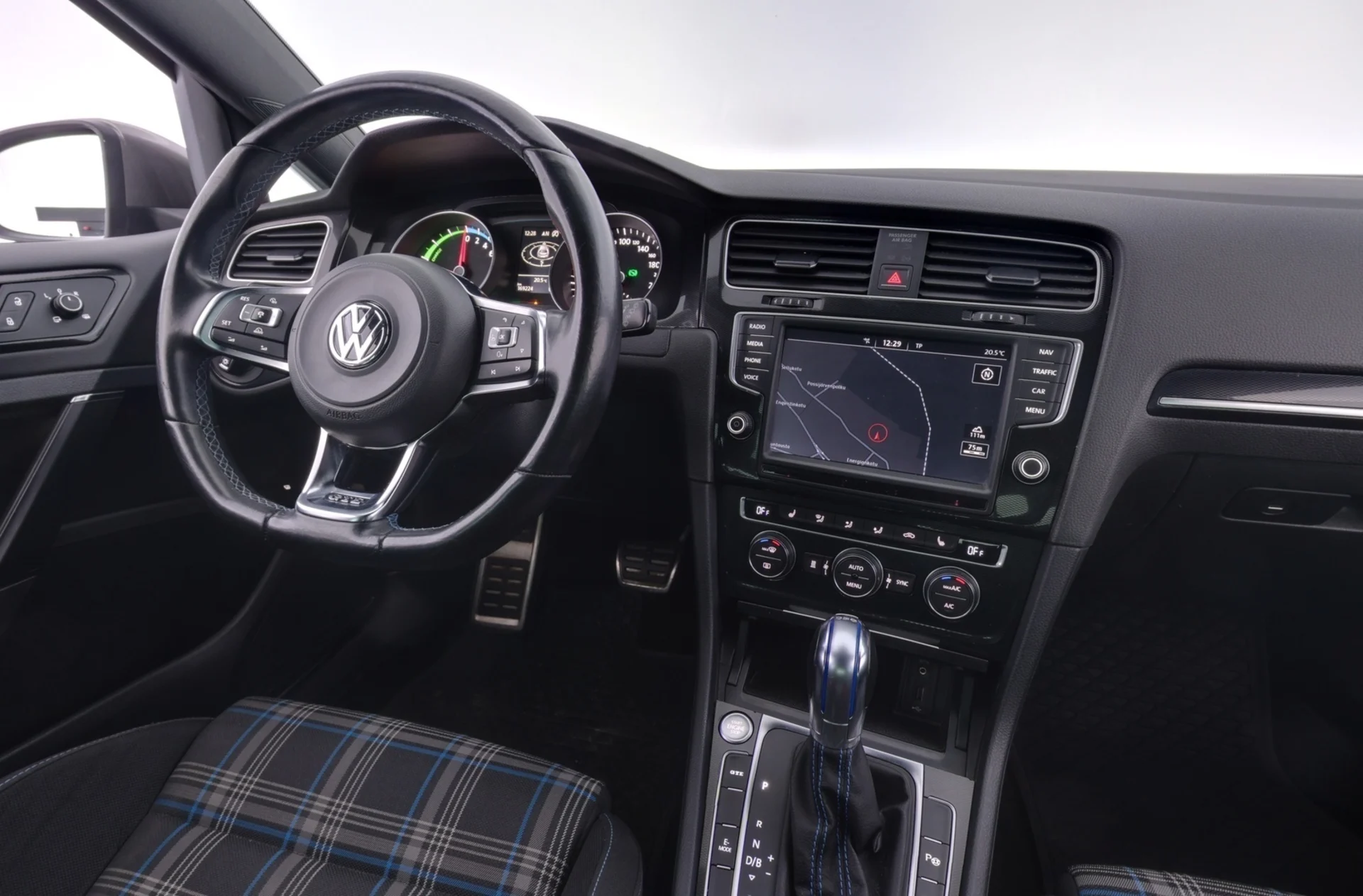 Car Image - 3qFSzPUPSxeSyRX1noyrBG