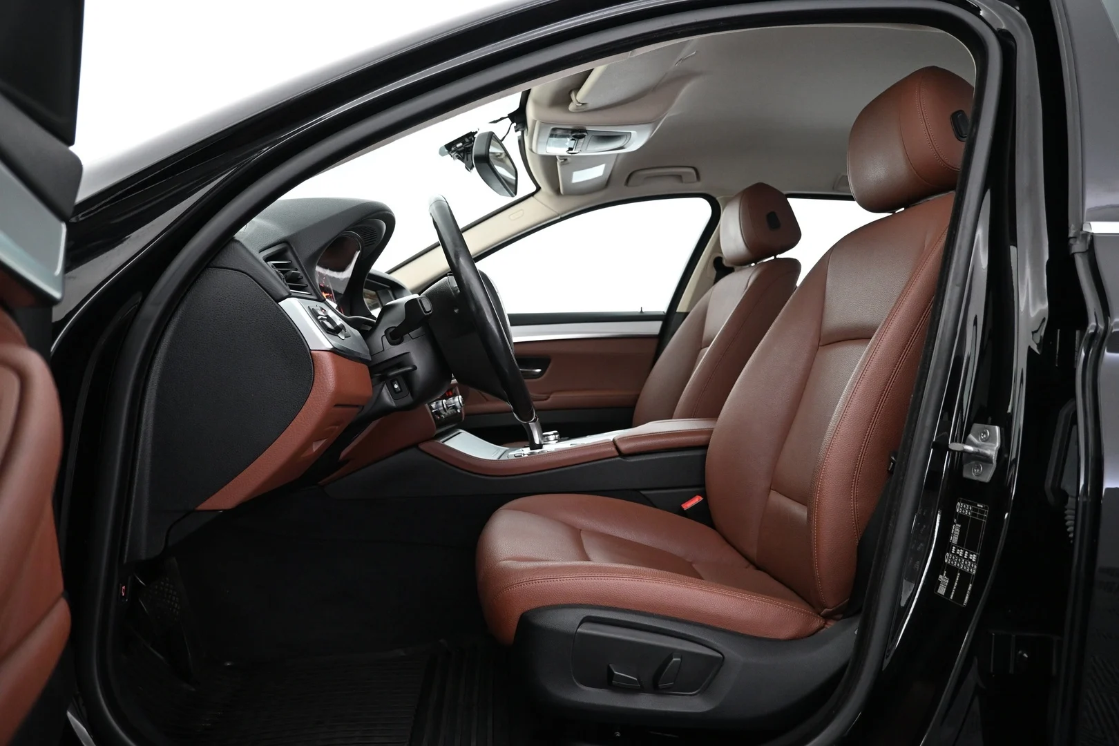 Car Image - Ths9JG3BmWcgAyHikRErh