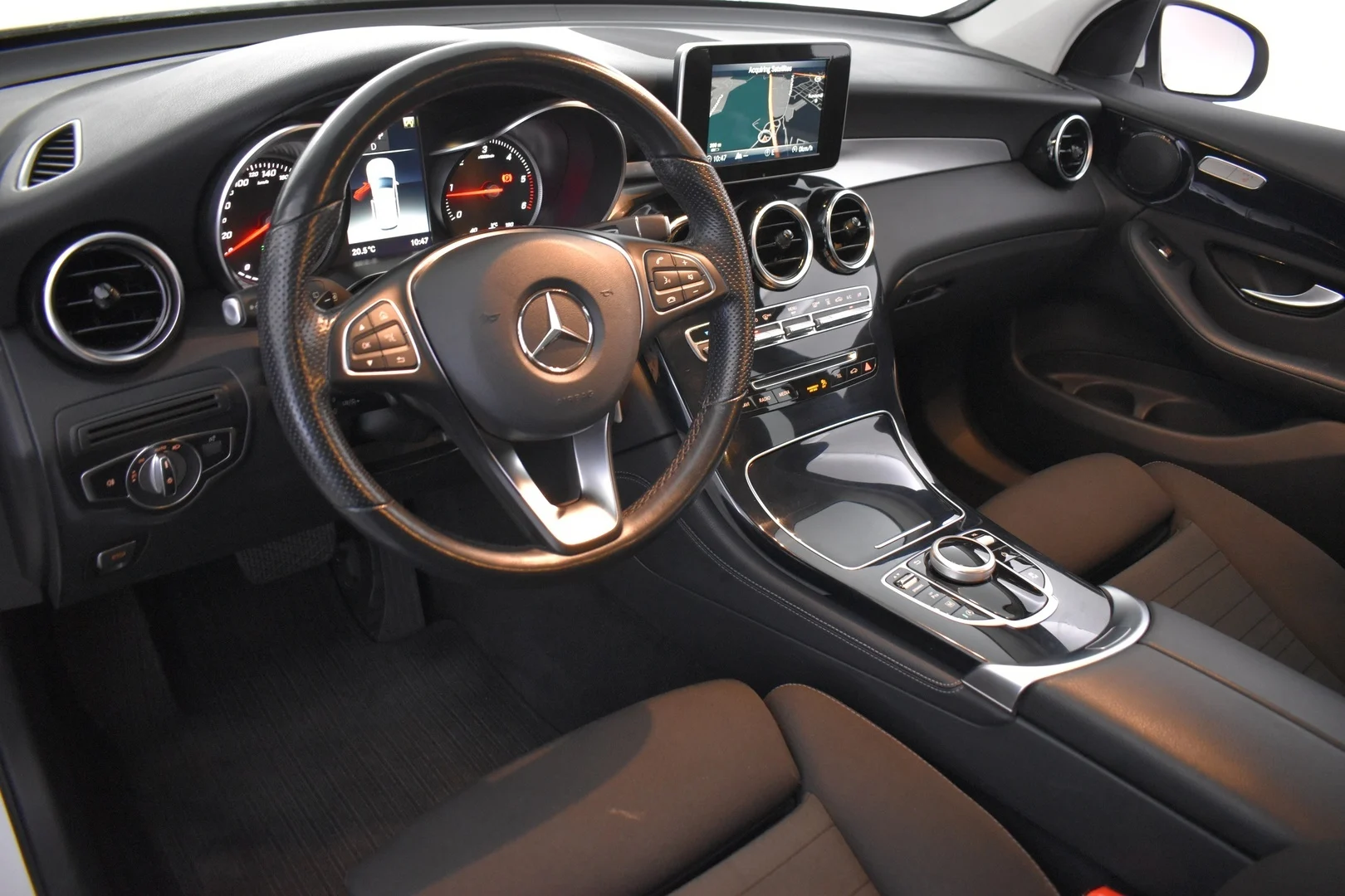 Car Image - g46bAwuS3czKpXLLlibKB