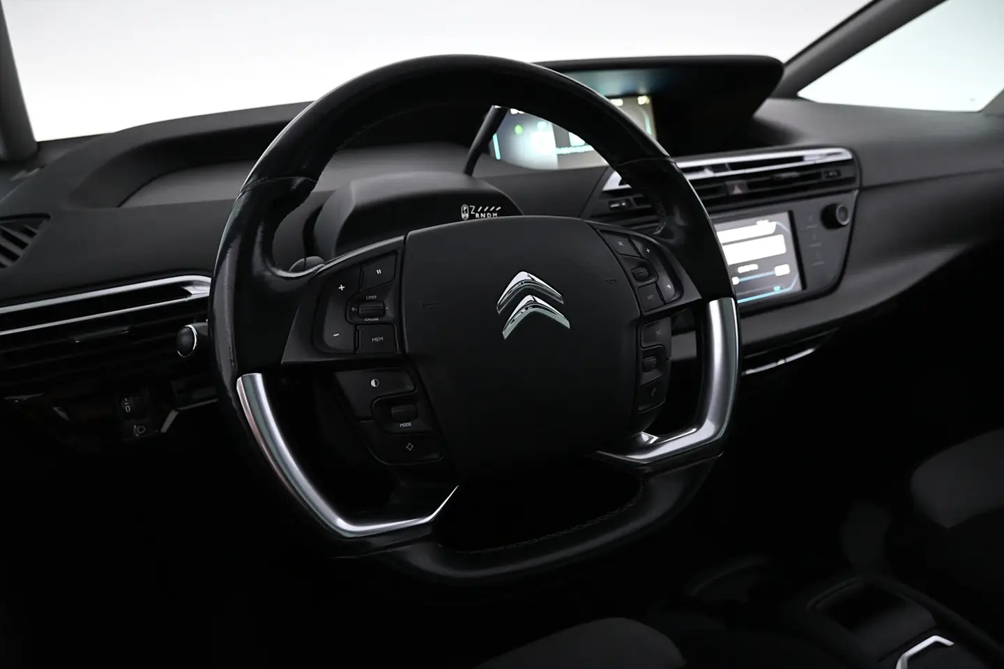 Car Image - 3KWfu8FqugNoJBr93MD7kJ