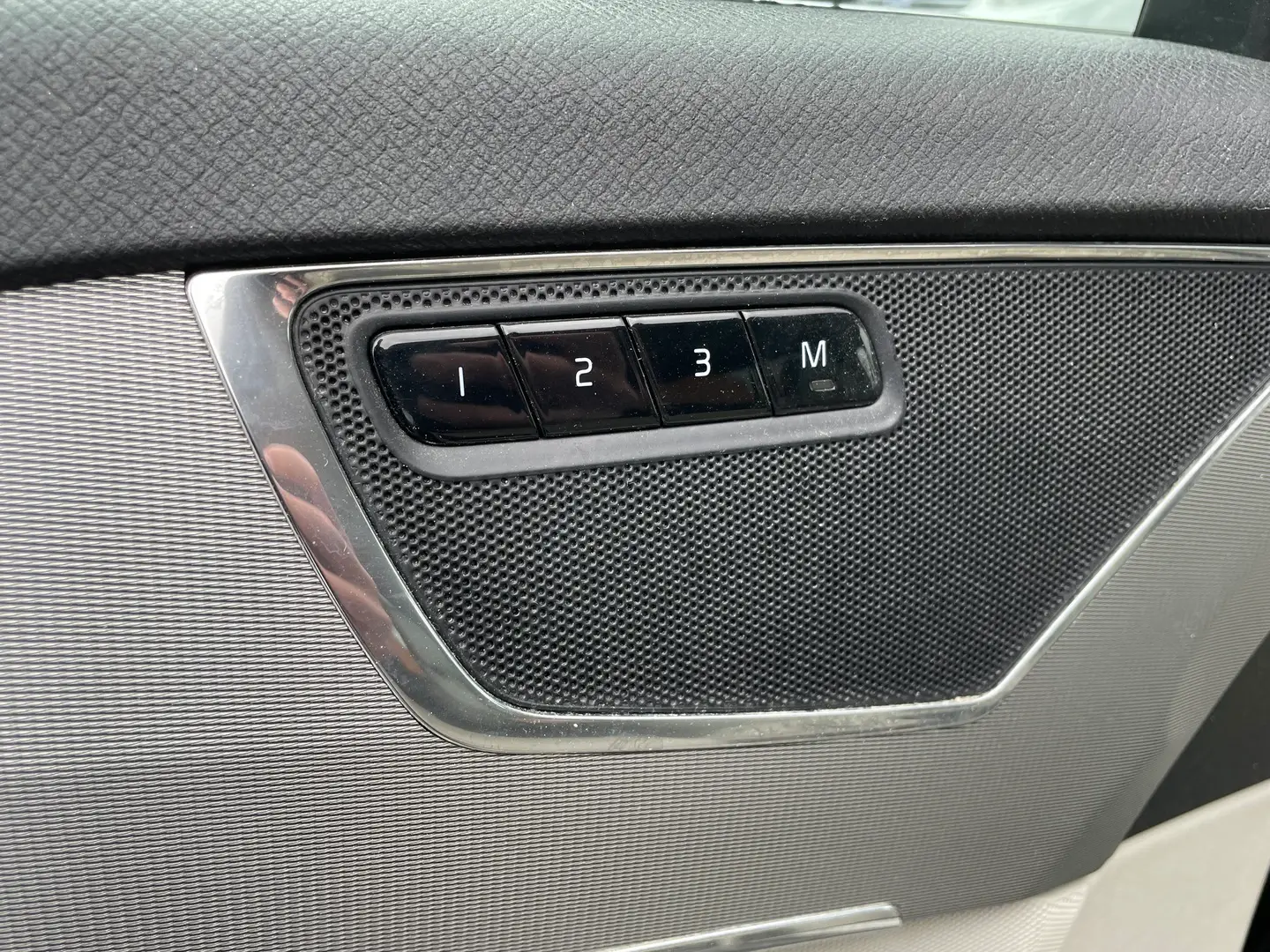 Car Image - 3PTcJPoHKgGGeH6mXeS1X2
