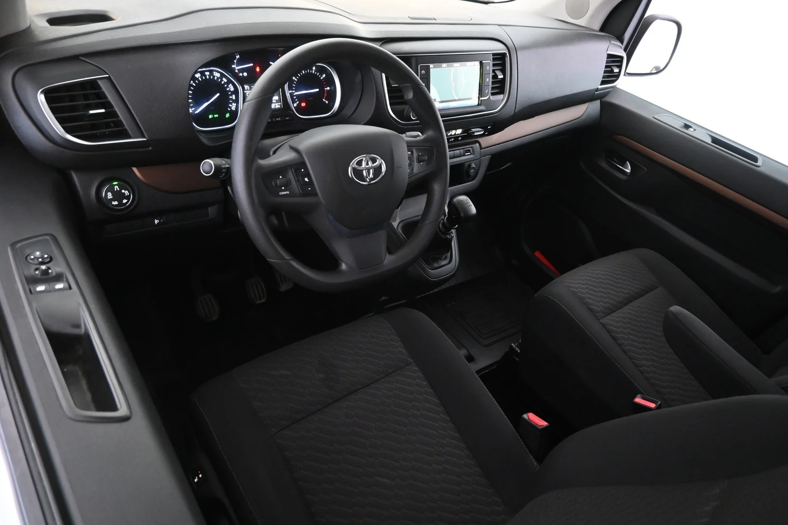 Car Image - 21uC8C11efLx47yy3pnDQ5