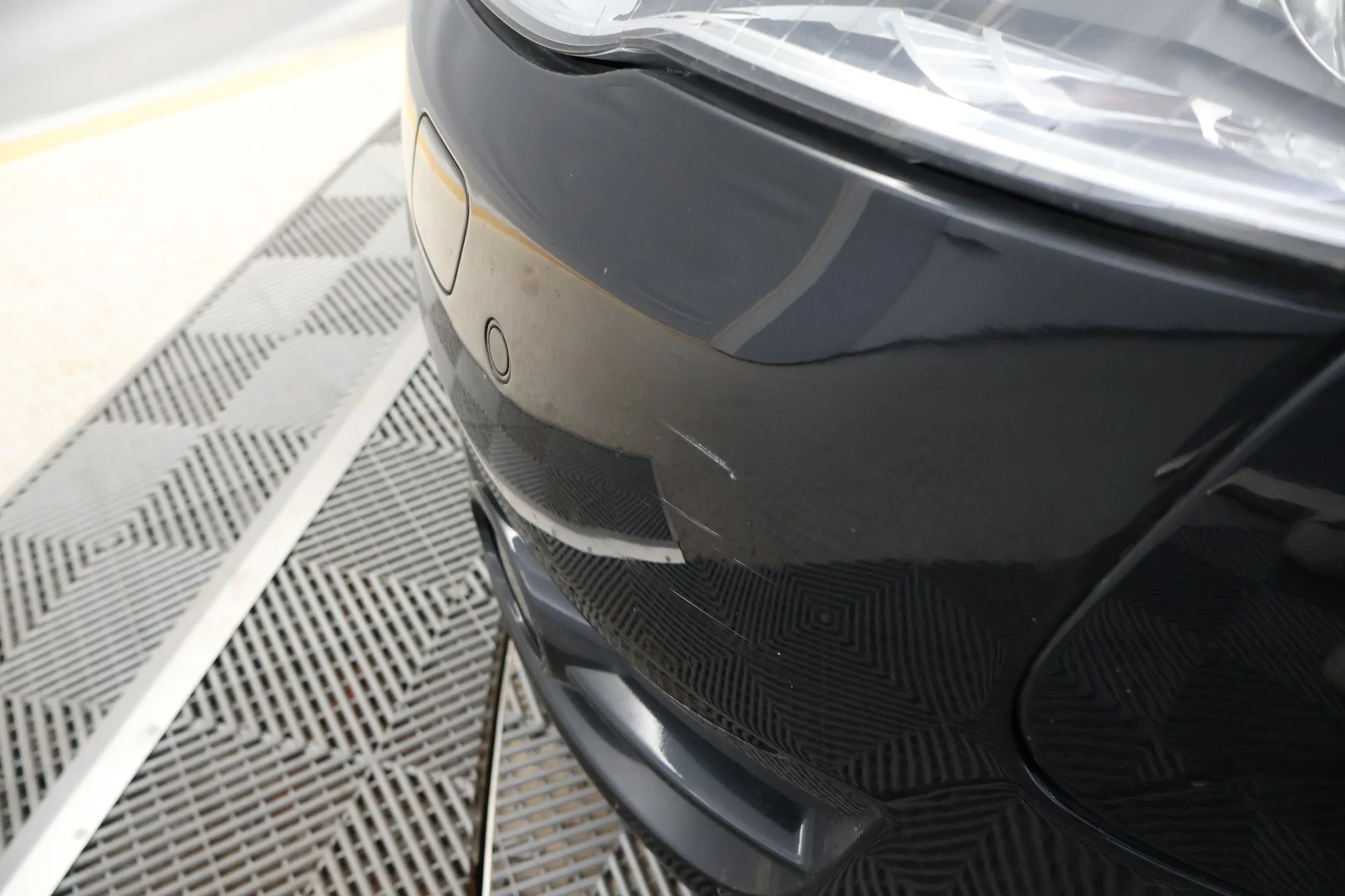 Car Image - 52LZ61f0KRxCprt8ybShWA