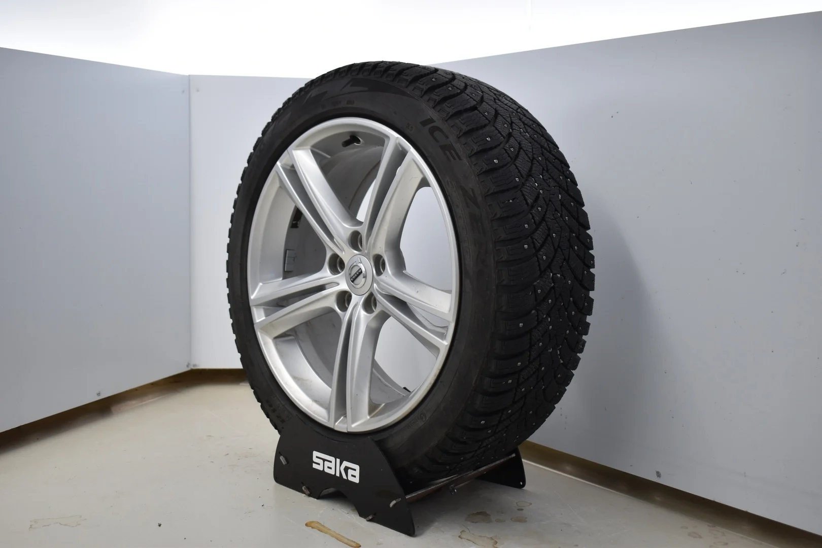 Car Image - 2QgY8eVOiAL9ELqqtLT2Q