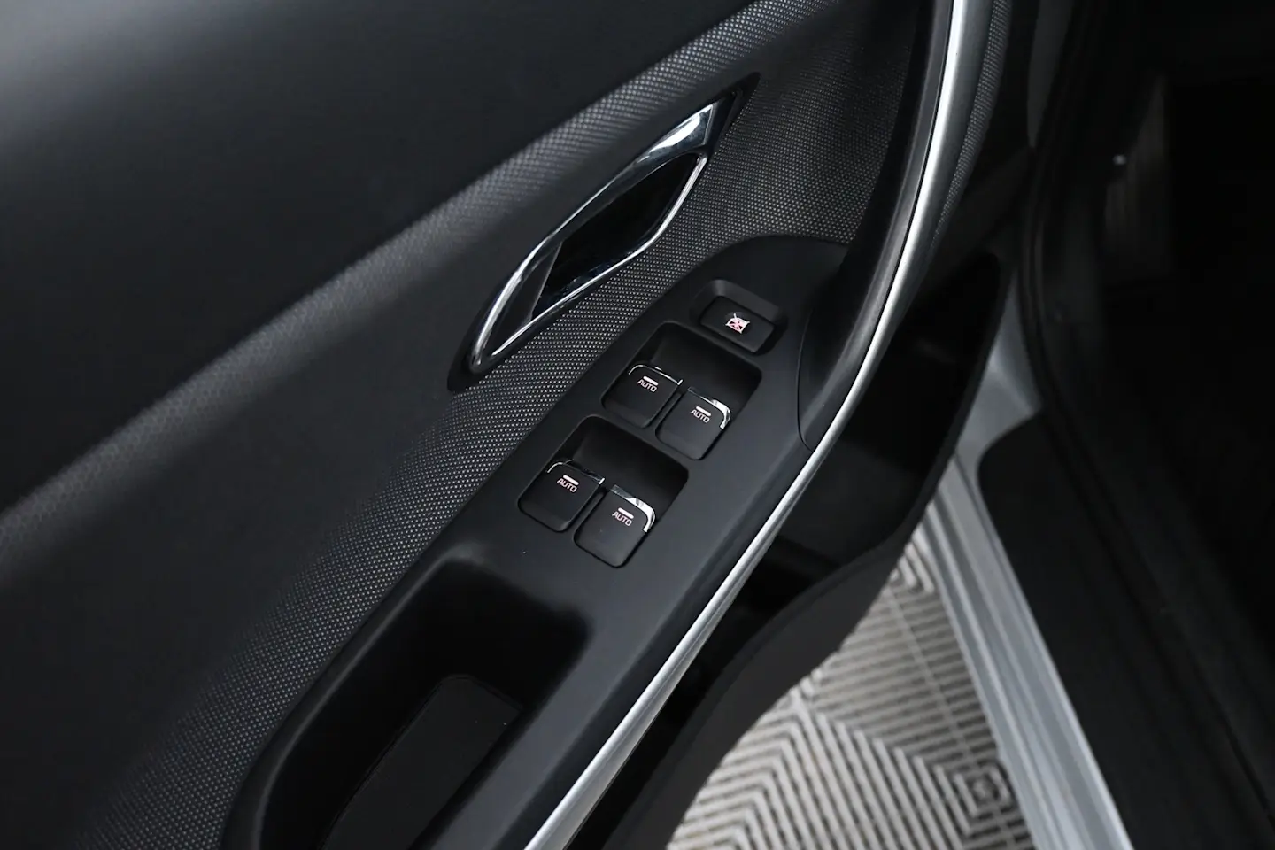 Car Image - N6EtLPUhw4DhRCRuXdISM