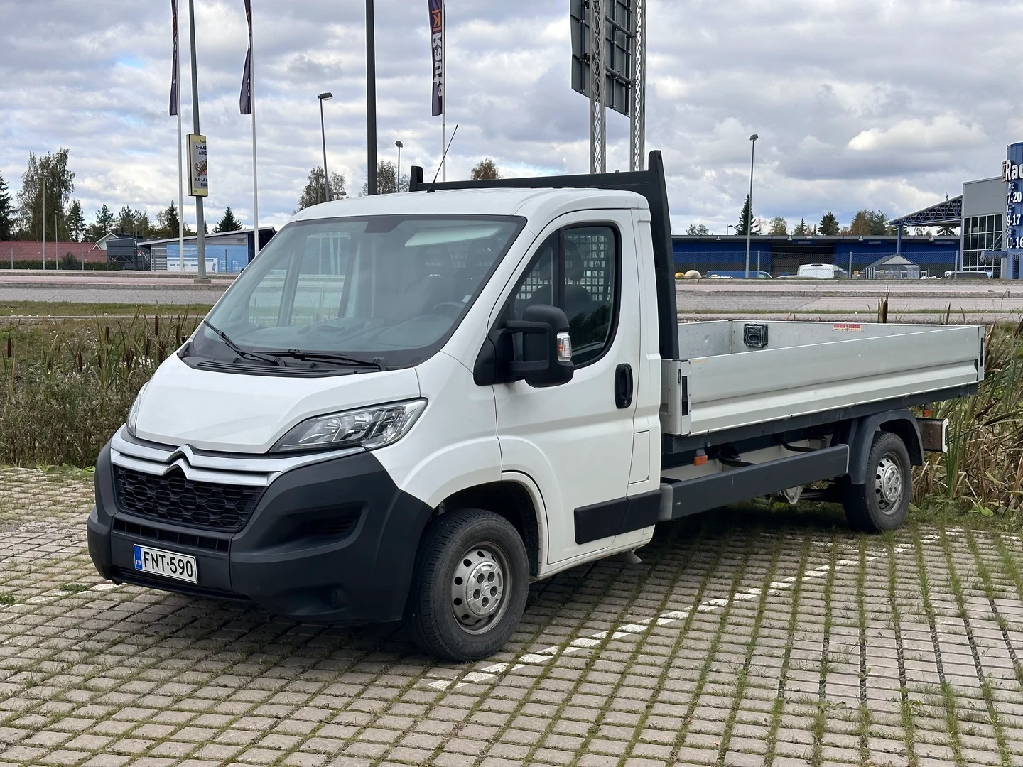 Car Image - 30VnWbey2fVLC9UMfCBZ9n