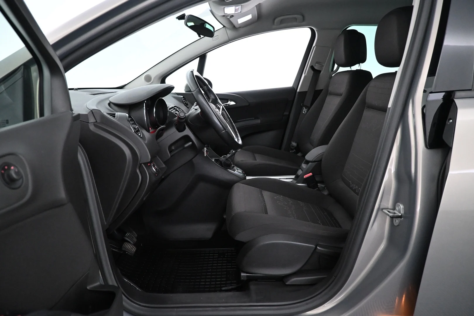 Car Image - 3ErD7zzcaAIS8fYoZ8IV4r