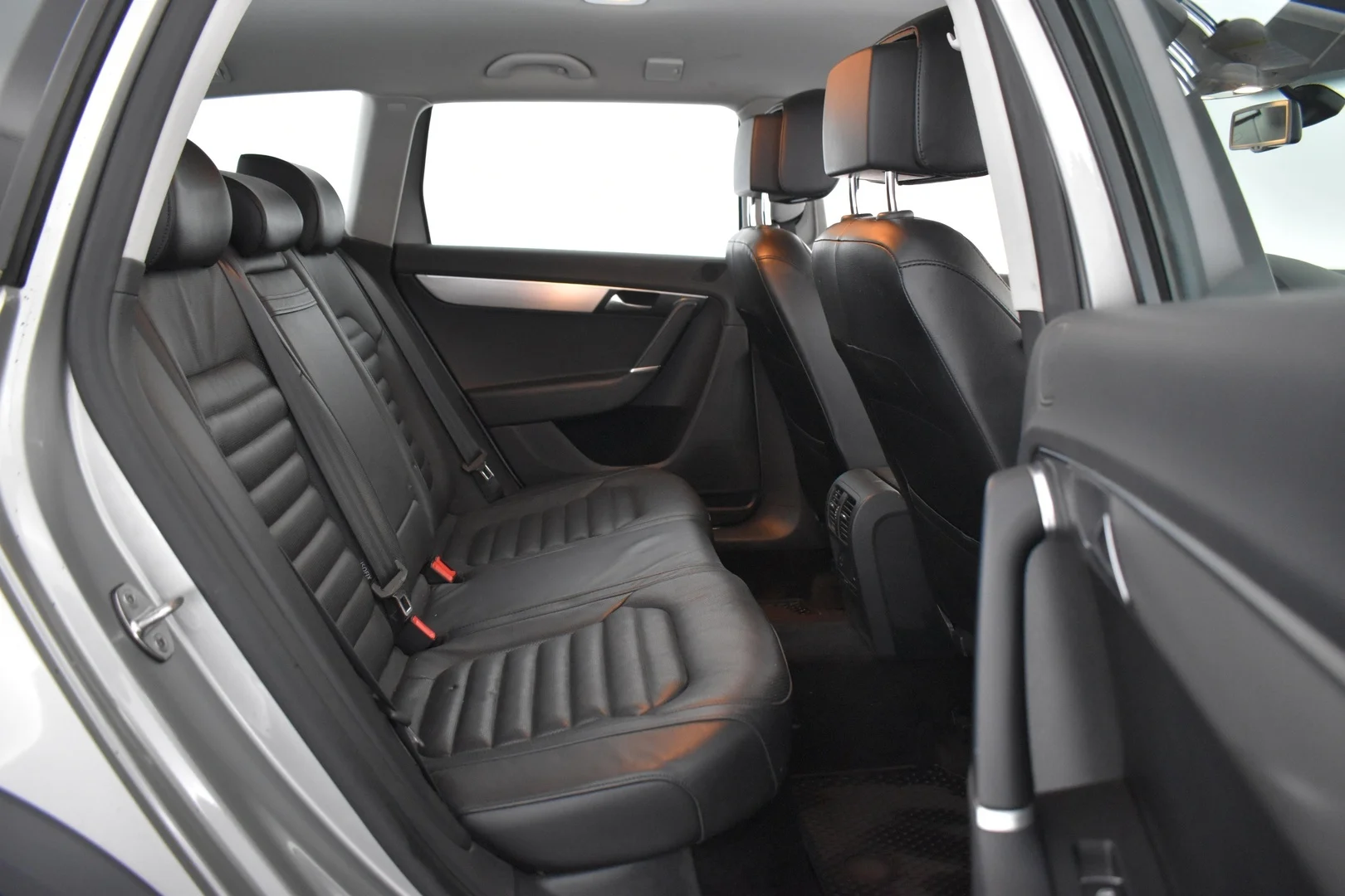 Car Image - 6I4f66zub3i7LExbnhjMRj