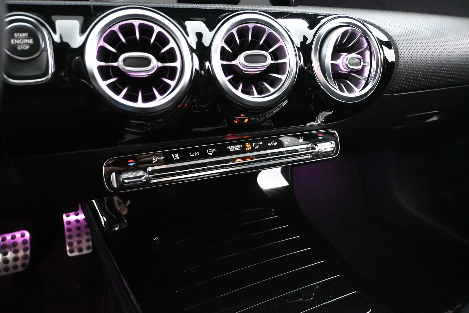 Car Image - 7G09R90WdtBrVzizzxSA99
