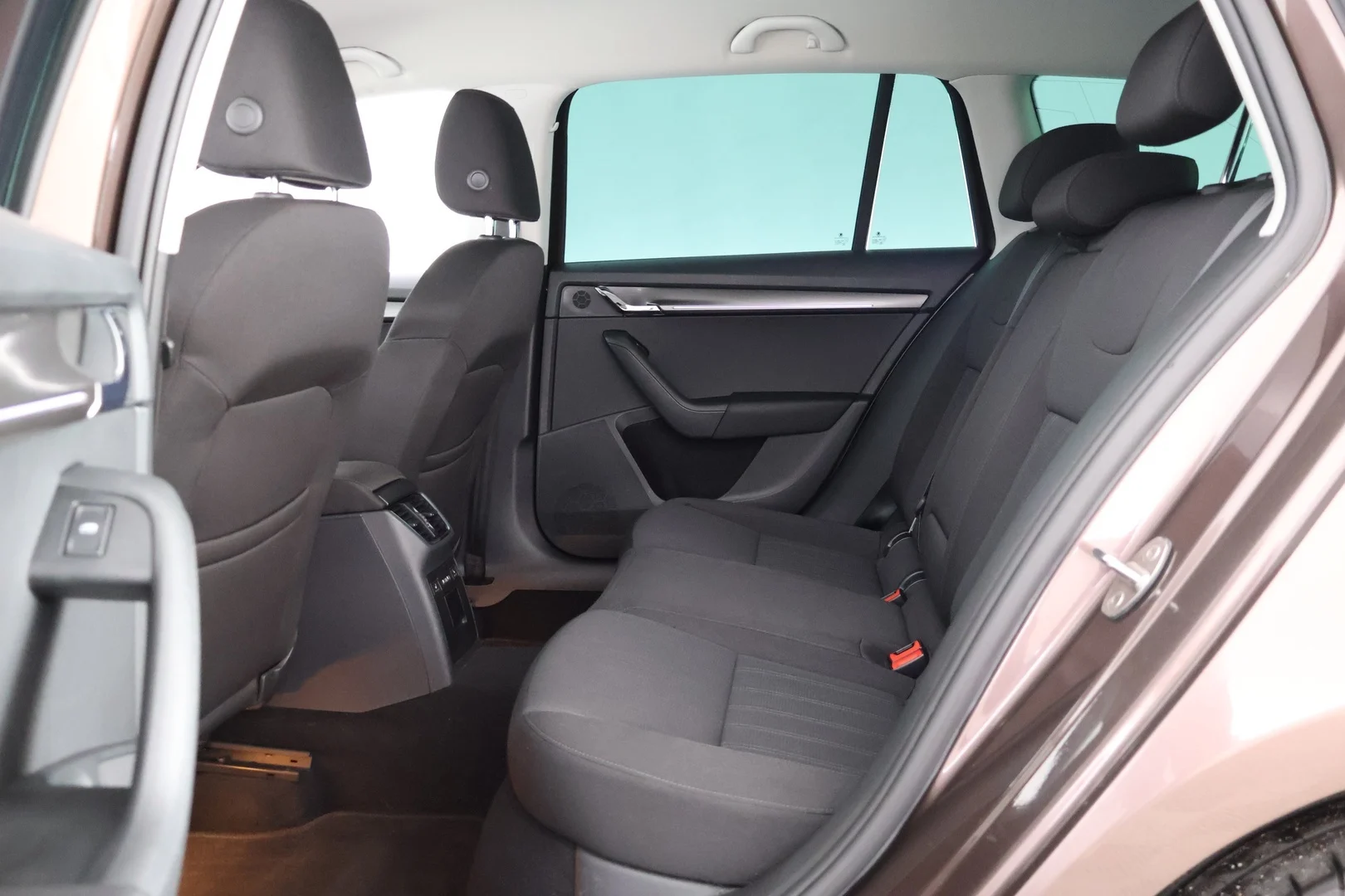 Car Image - fn9BFS38SKJxmYdHuAEc6