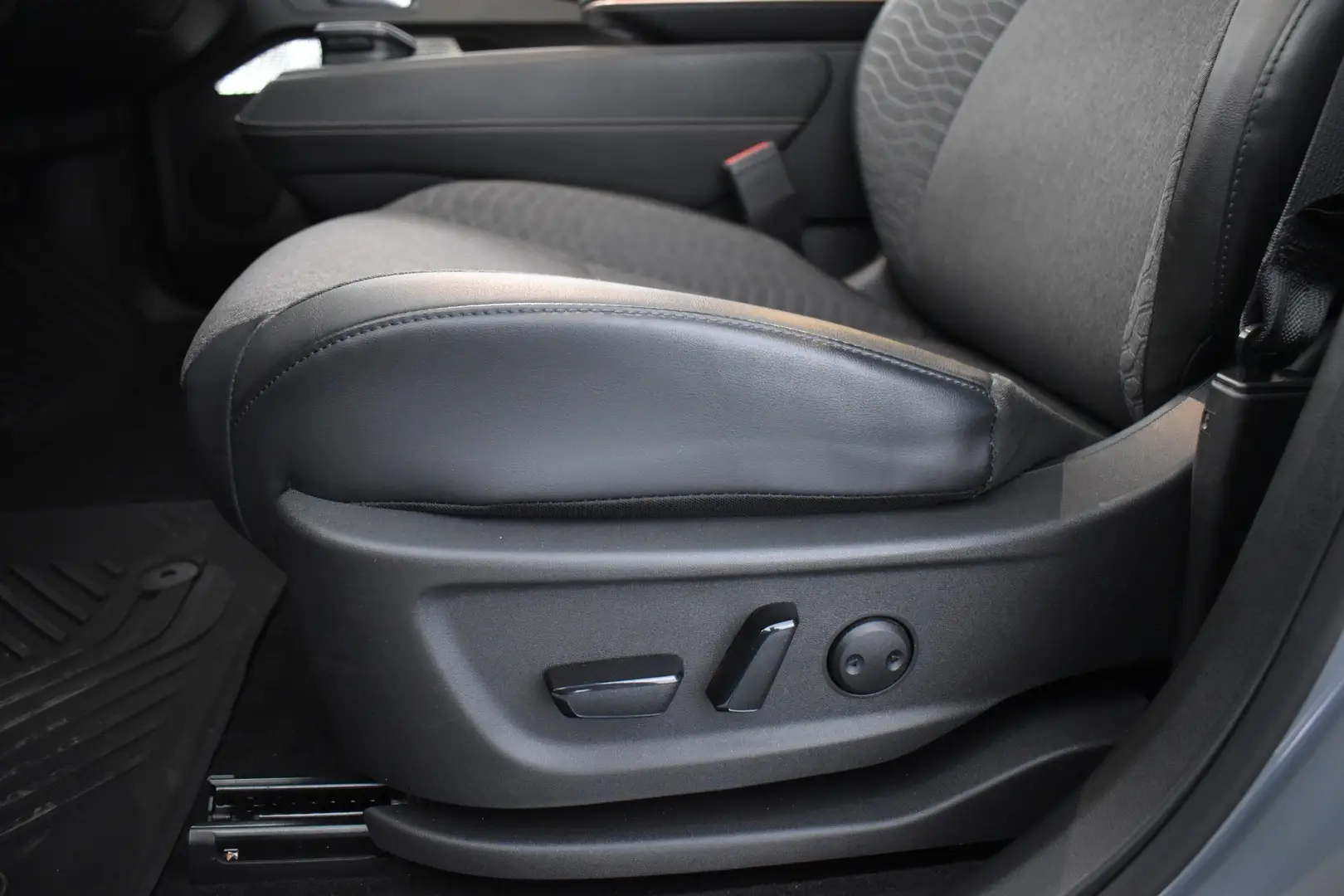 Car Image - 2qy9d3ugfboGEhiW4WeTFZ