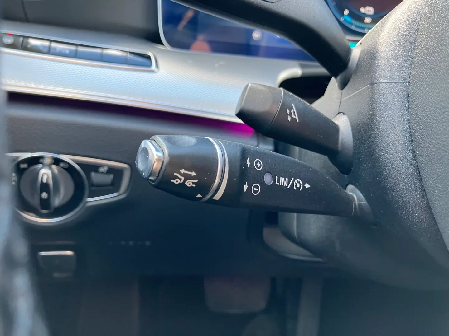 Car Image - 4N6BhU8ahzxI09MTIzBx4S