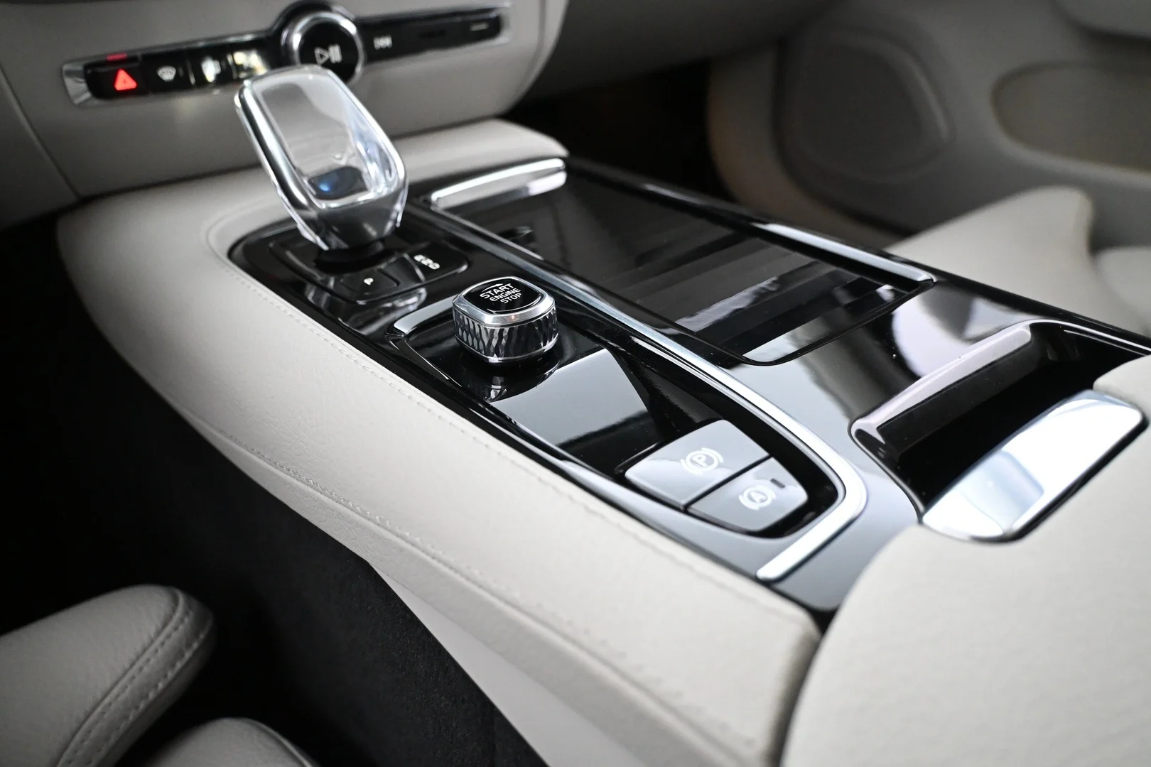 Car Image - BOeo3idWg761DcYUrPY8O