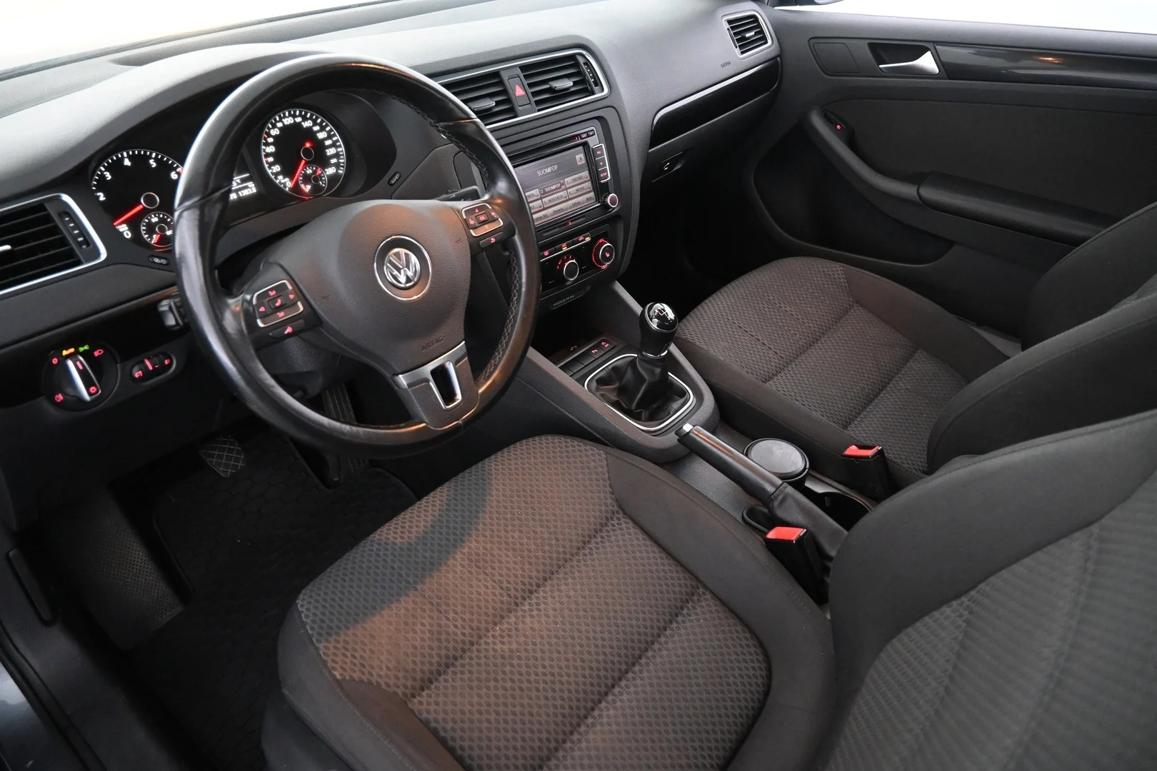 Car Image - 53lsiTqr7sfFz9kvoHIhpb
