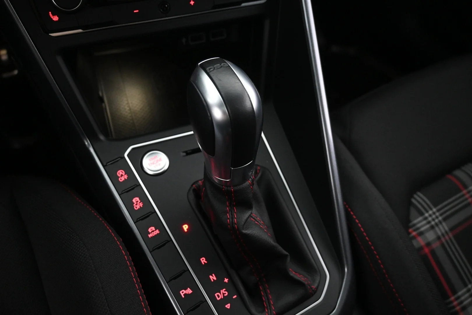 Car Image - 7aZxYHqOVDBEUkNXkExmJ9