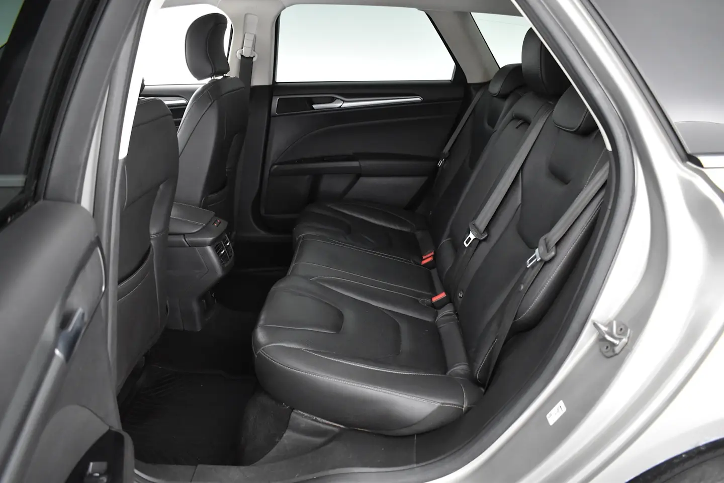 Car Image - eVG27zK8pwbeufiCfn0n0