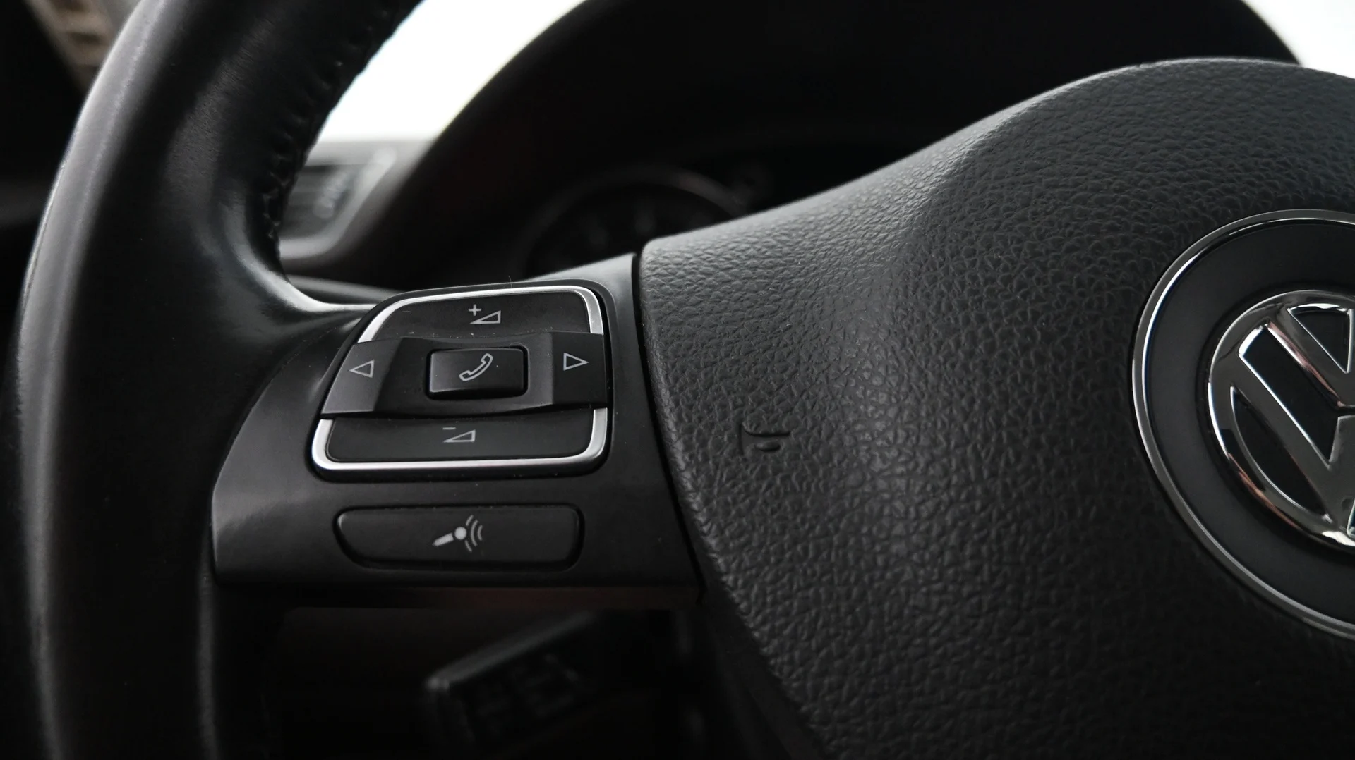 Car Image - 1OvsosKxBhknHJ44ilgtJh