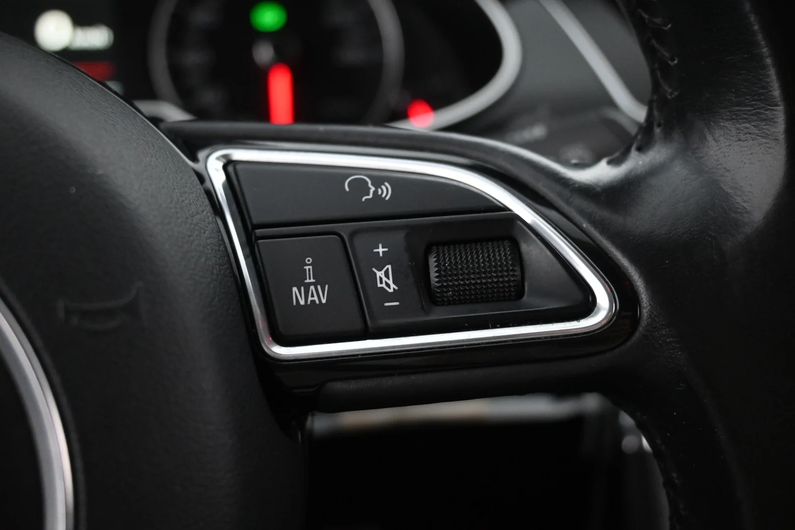 Car Image - 1hcHgq3bAax6OQIHC57EY2