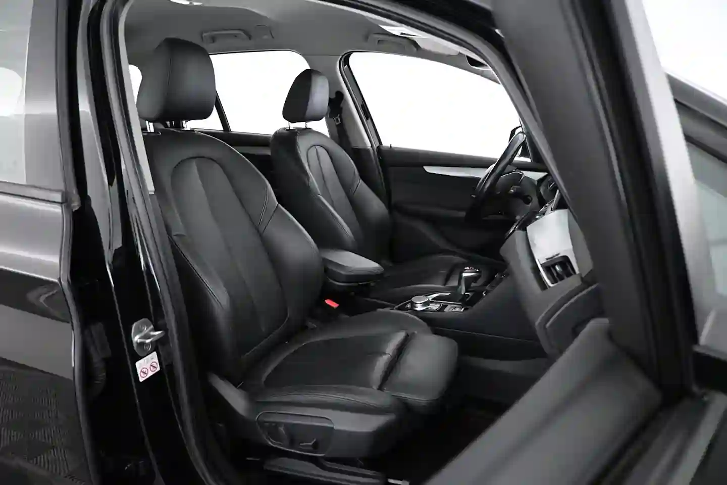 Car Image - 3rKRjIFMn0xga0aad6COtX