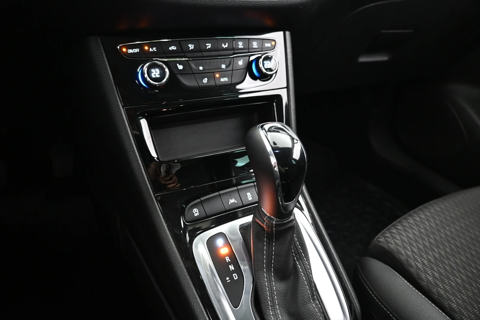 Car Image - 4NbM6RatOv9nRi6ngyDdSm