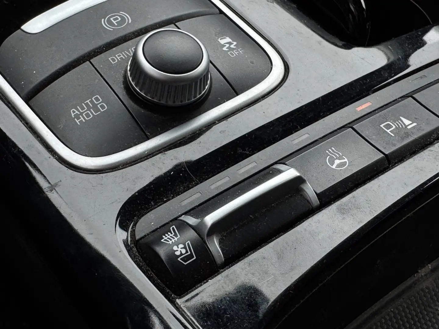 Car Image - 3Nnq1lwnS3l5zAJZ5hVF5v