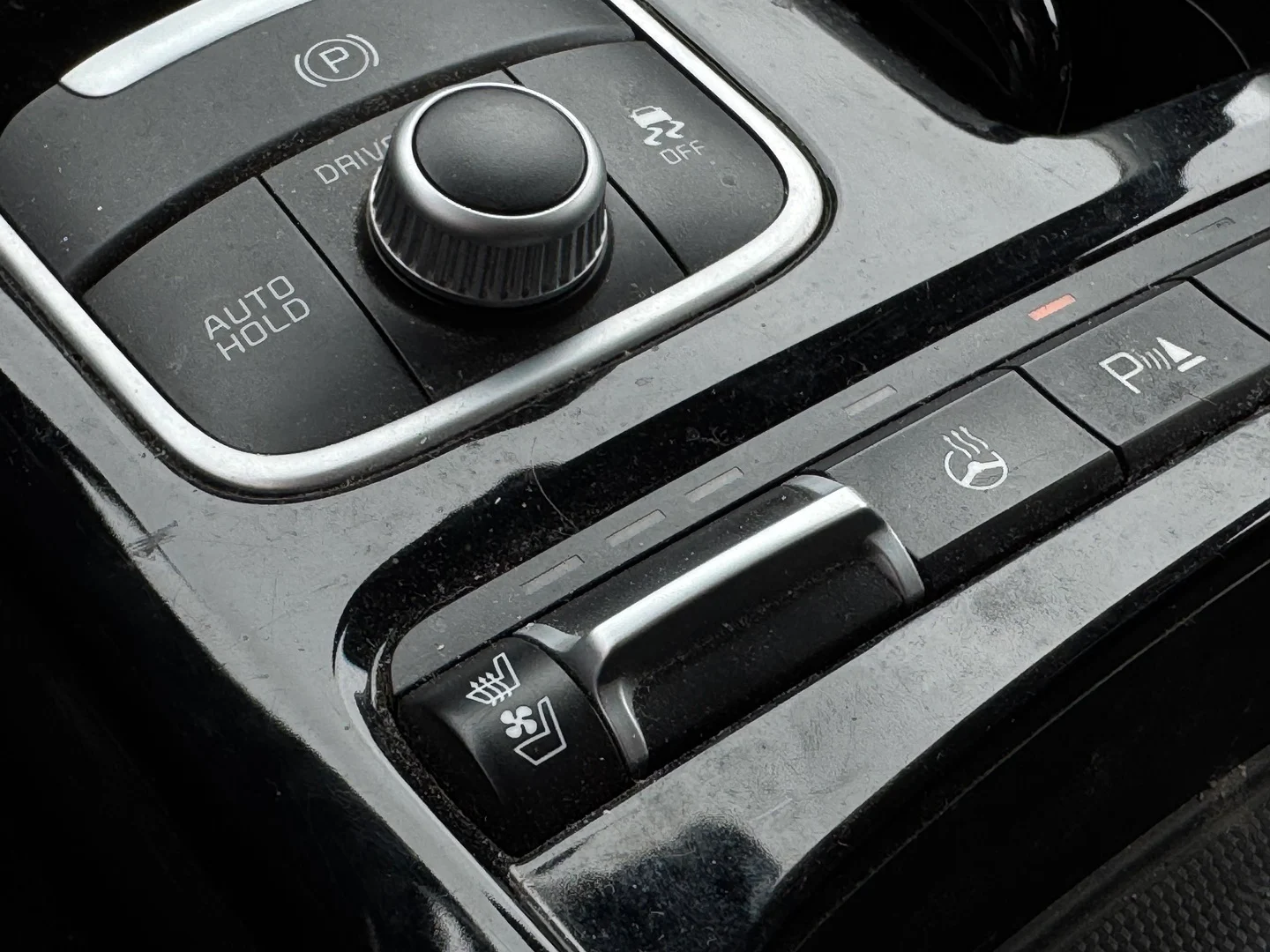 Car Image - 3Nnq1lwnS3l5zAJZ5hVF5v