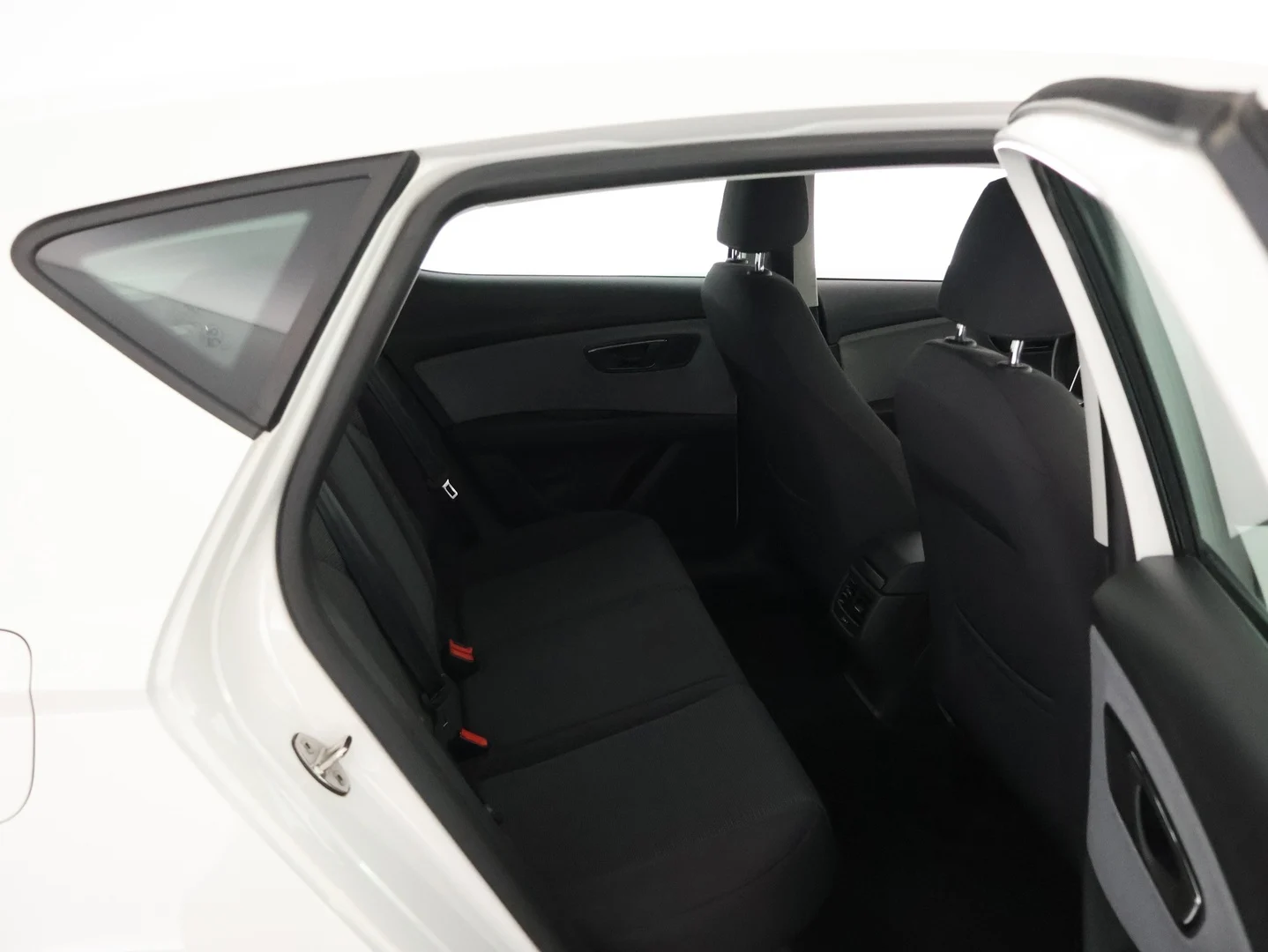 Car Image - 2dtW2we8bRy4avFL33iS6O