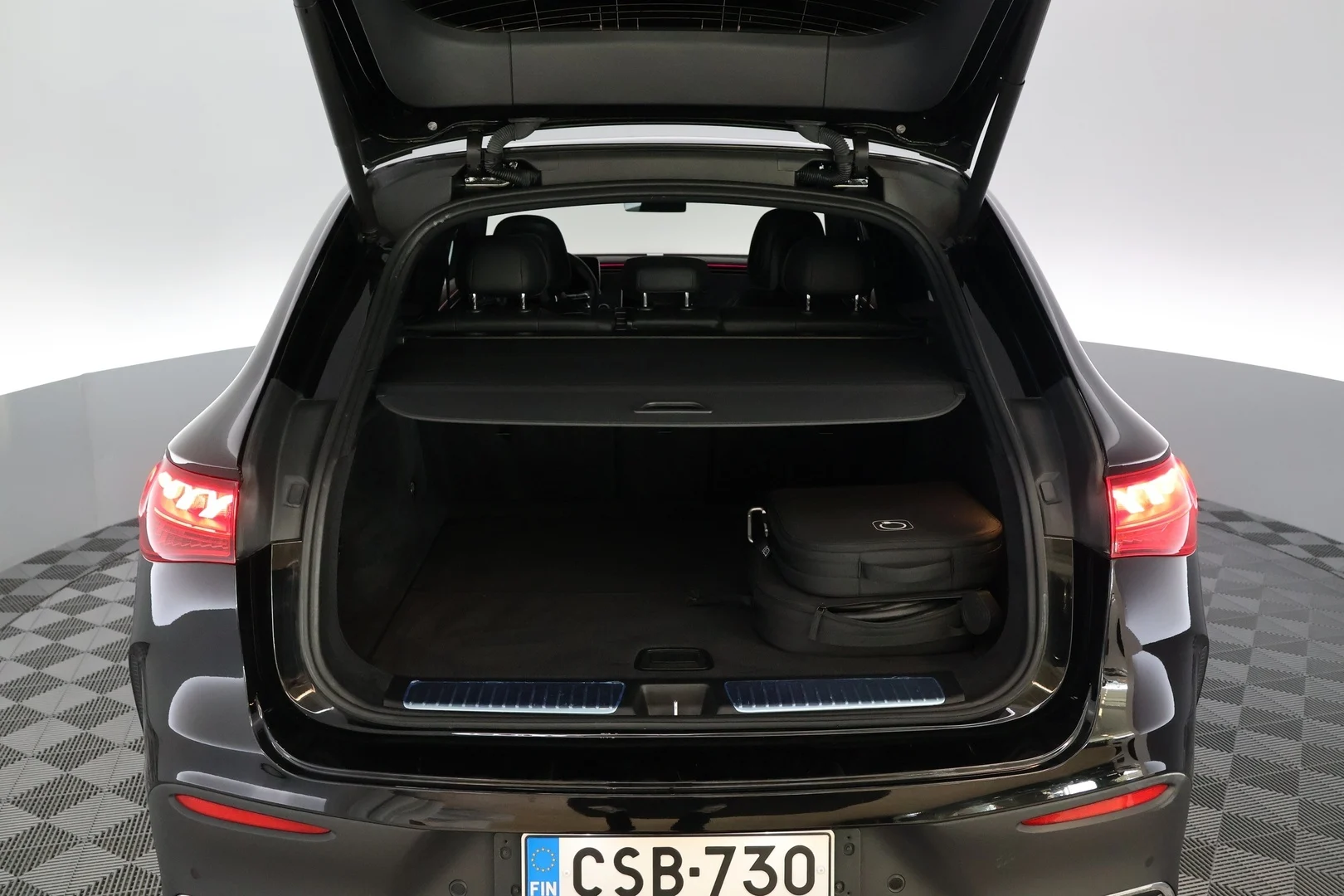 Car Image - S4fRR5XwsjANLWshlBZy6