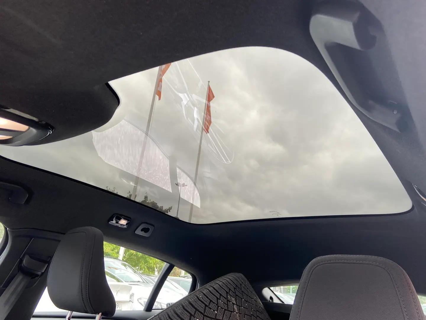 Car Image - 7vJTle0pFAzX9gCjPp3KBw
