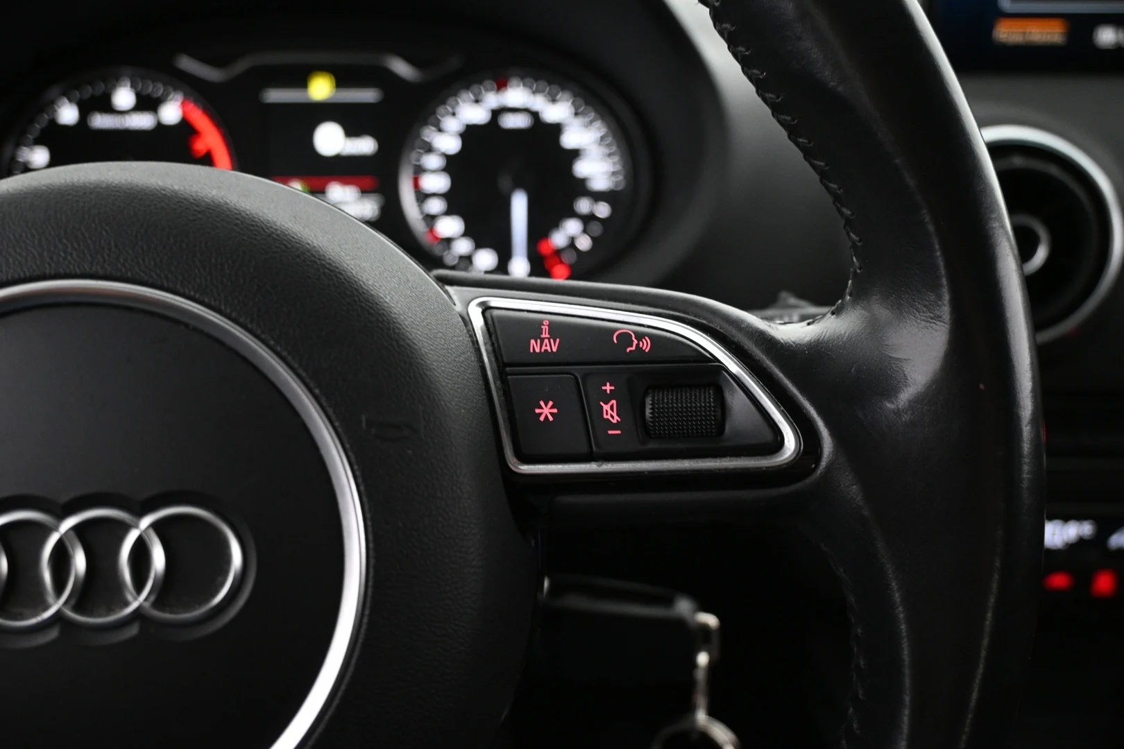 Car Image - 4U4EQKwDX3VPUfxxL0tqkM
