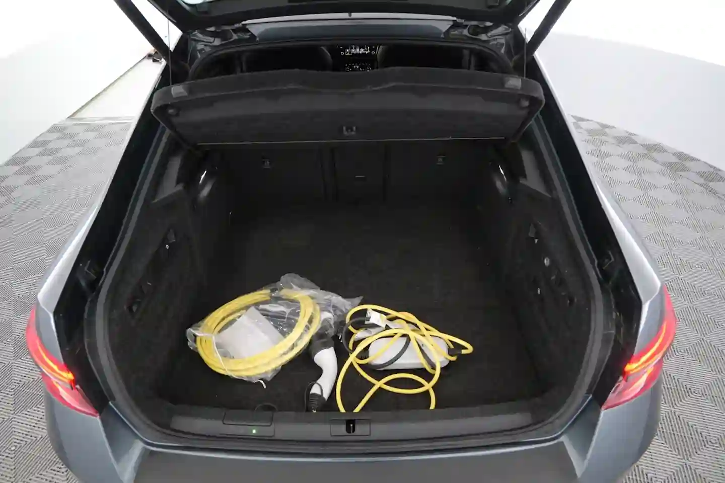 Car Image - 5P0LnYXkrEtlGct9WYMtRX