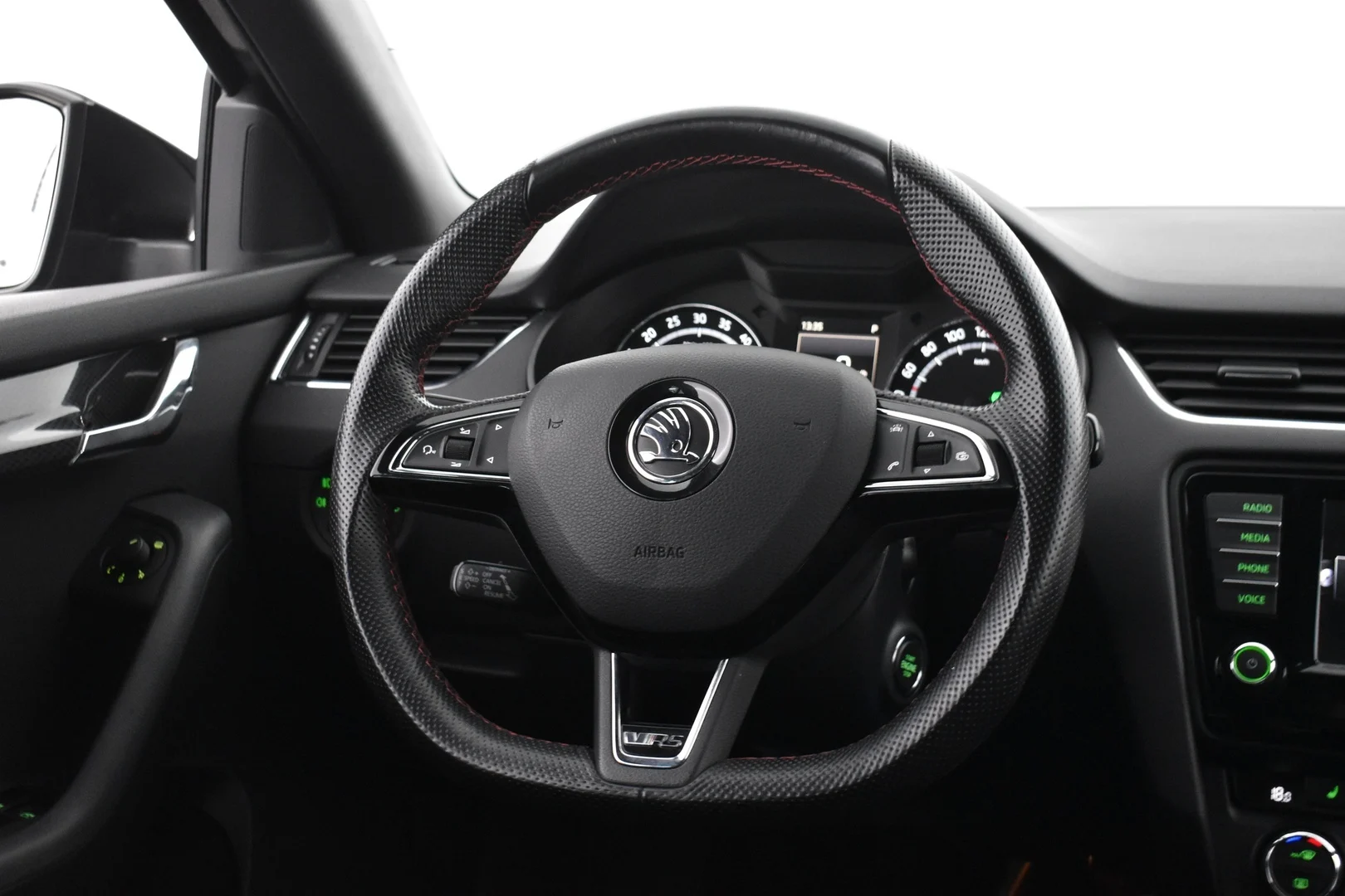 Car Image - hiX4PAiyeqBdmCyZ3uWP9