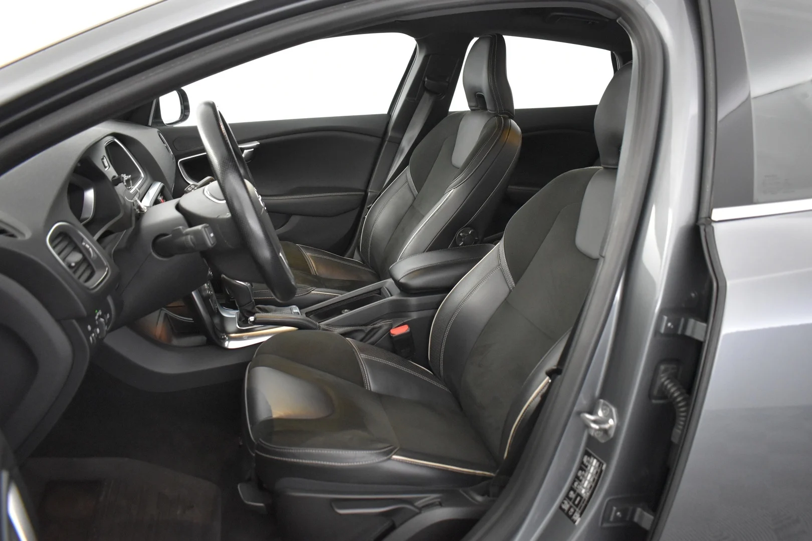 Car Image - 74BR59D8G00Vw0O4zobgDe