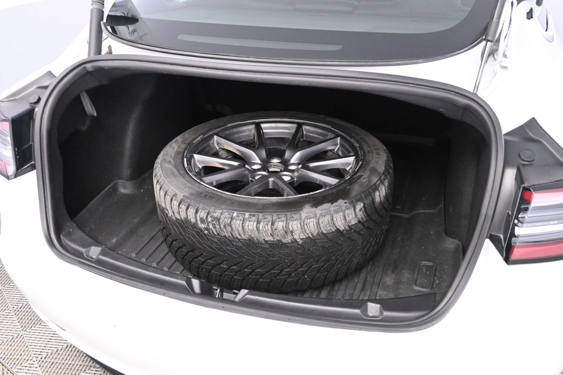 Car Image - 7C8IIaas8LQtaWRINDPBc5