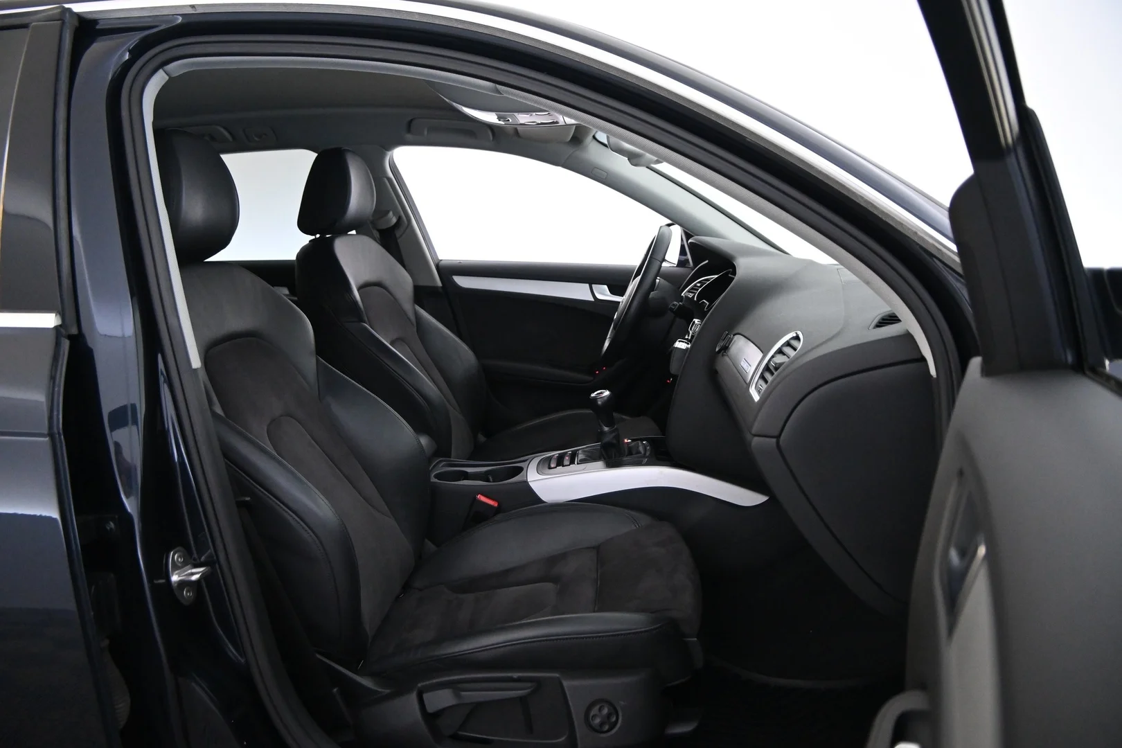 Car Image - 7sqYYRPhA4yKvGJCcc15Z8