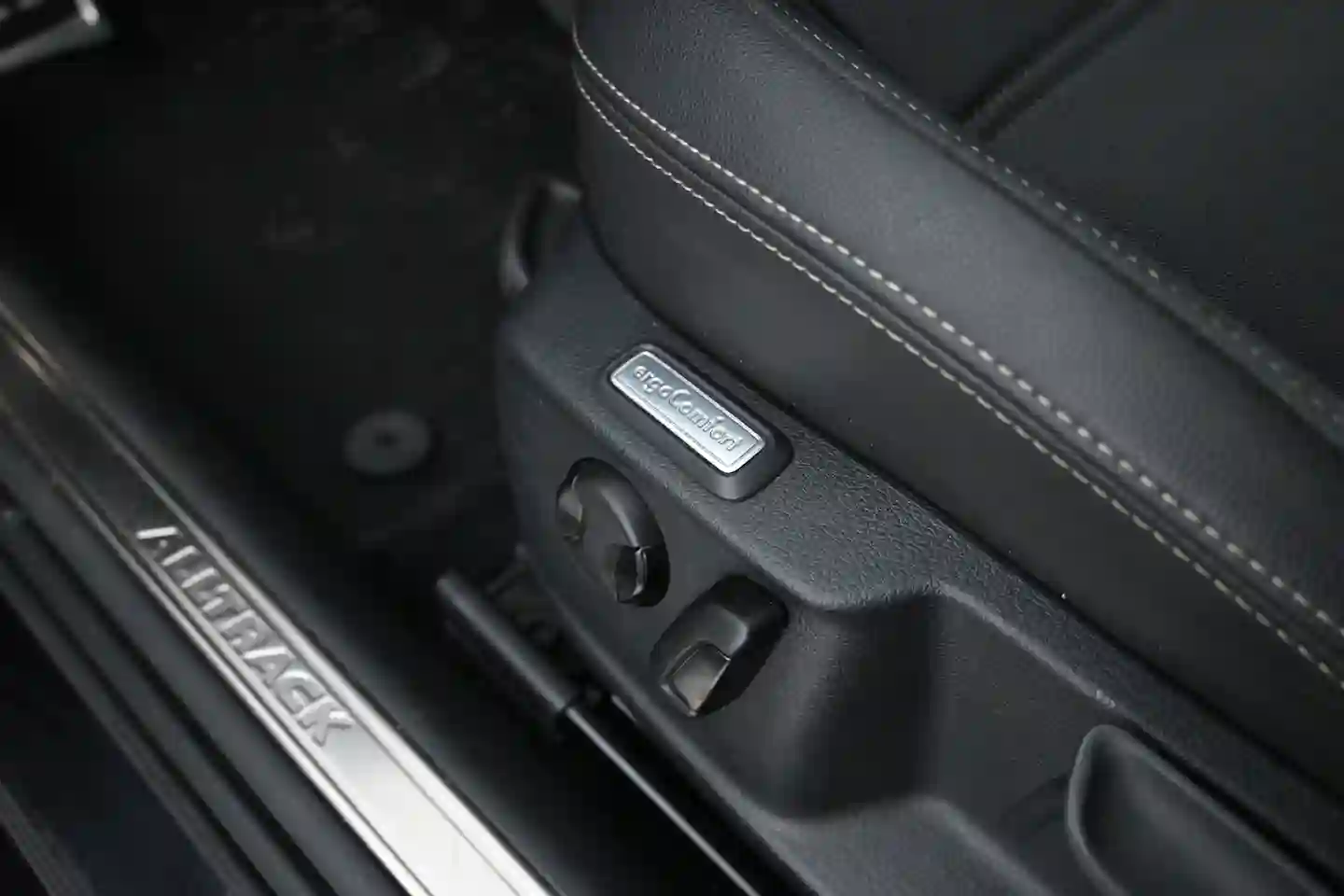 Car Image - 6FQ8JlNdHZYcGauotwxvni