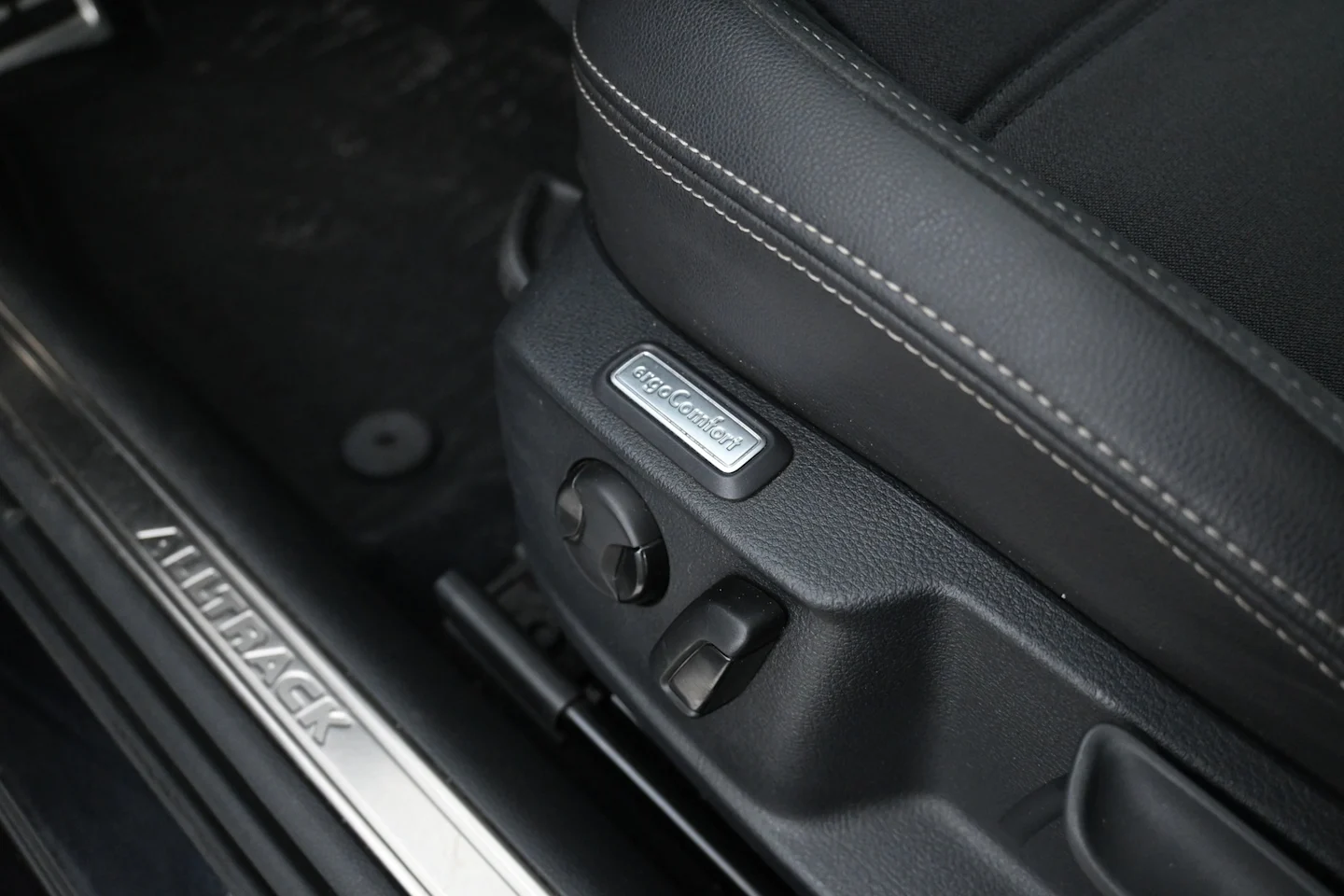 Car Image - 6FQ8JlNdHZYcGauotwxvni