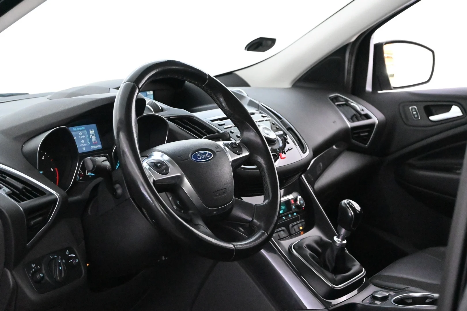 Car Image - 5p5YrHhzIvAyX0lnjOgKRF