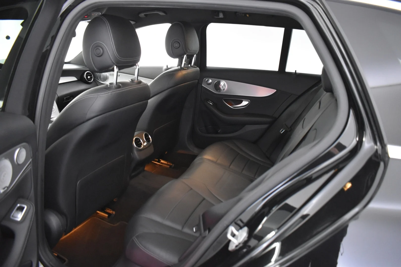 Car Image - 7B4nDk9cmQOnFkFOFq24vM